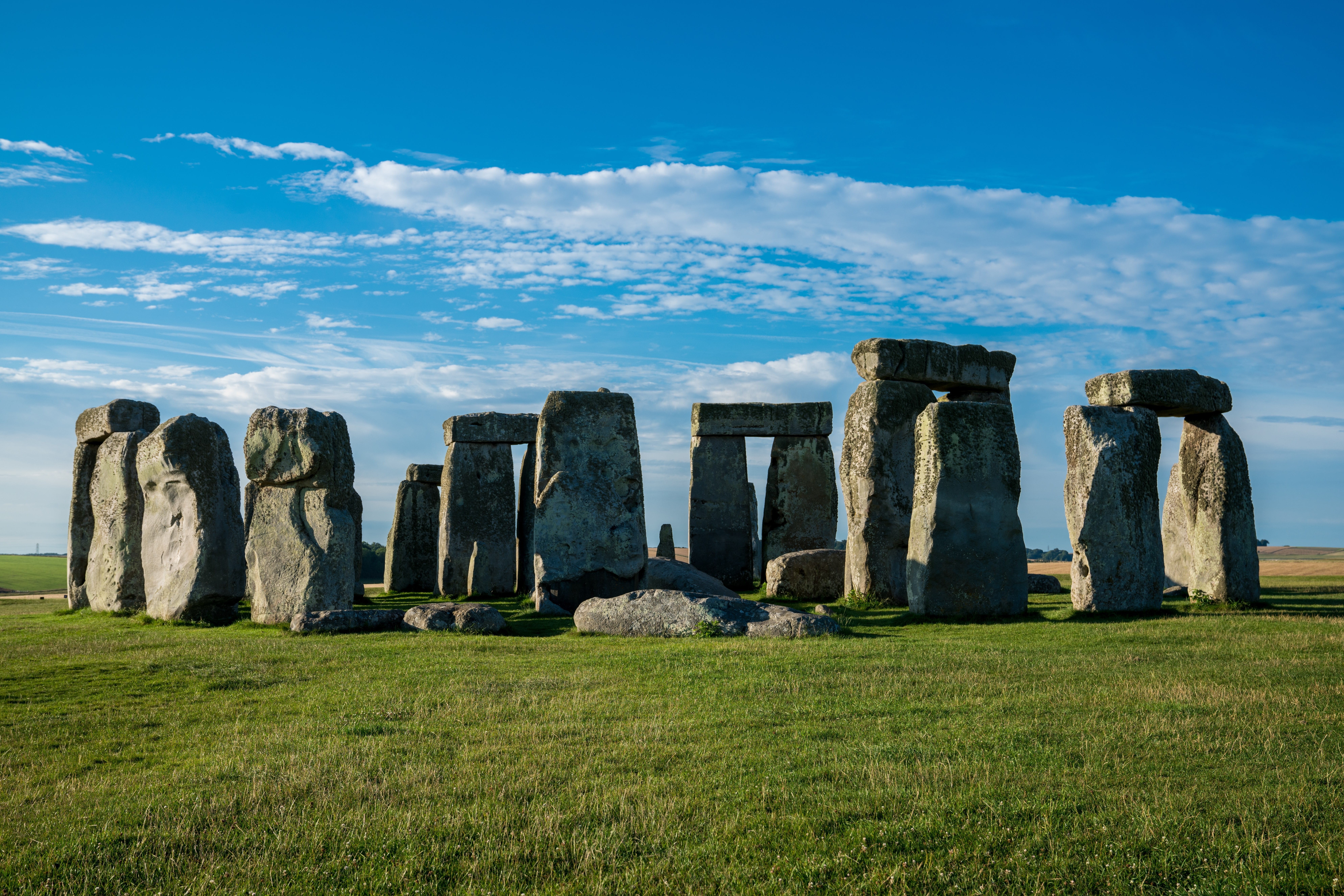 henge, ruined, landscape, grass, plant, stonehenge, land, architecture, england, outdoors, megalith, ancient civilization, travel, archaeology, travel destinations, HD Wallpaper