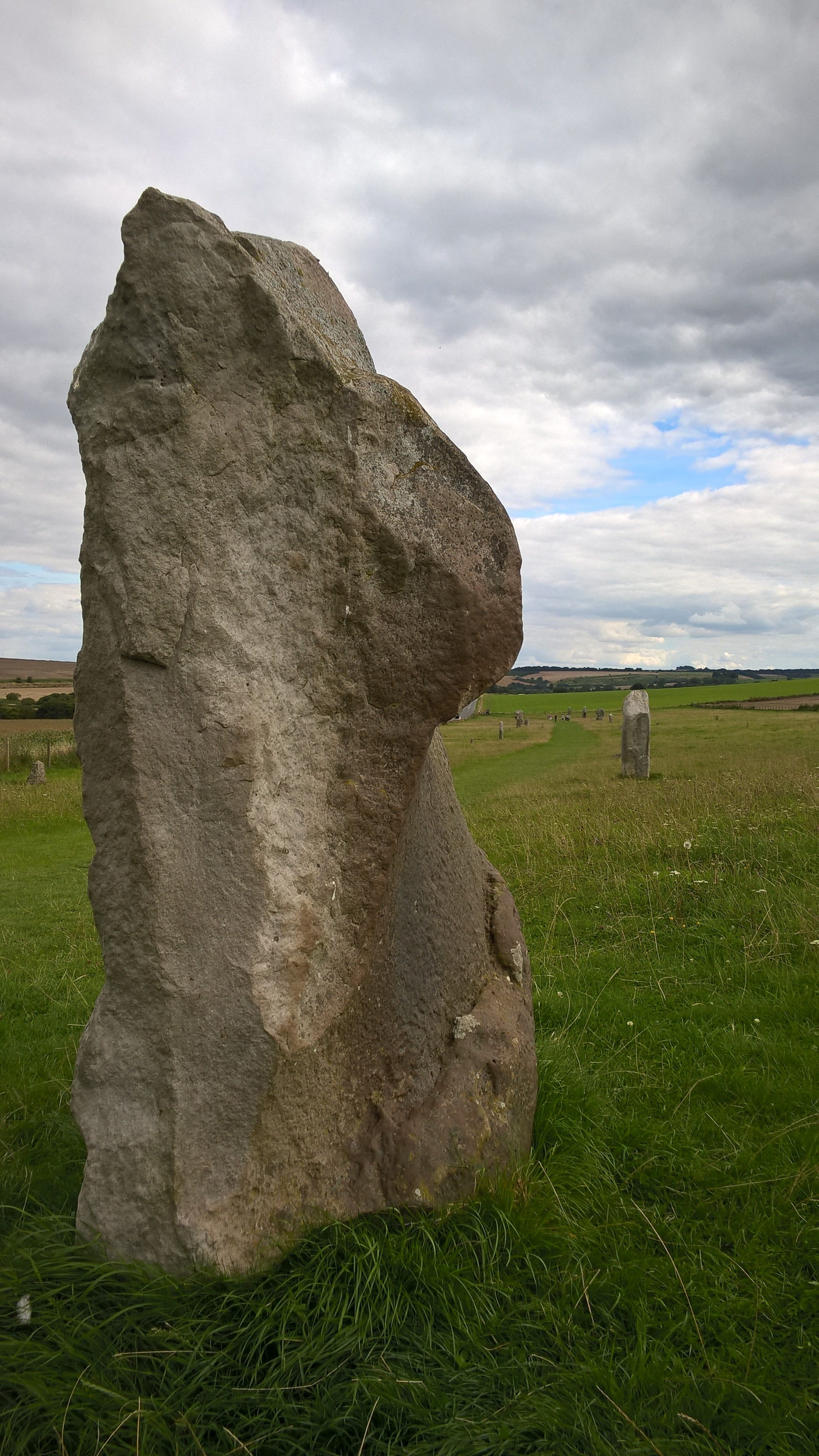 beauty in nature, archeology, rock - object, grass, cloud - sky, solid, megalithic, plant, hence, neolithic, 4K, non-urban scene, day, field, green color, Phone HD Wallpaper