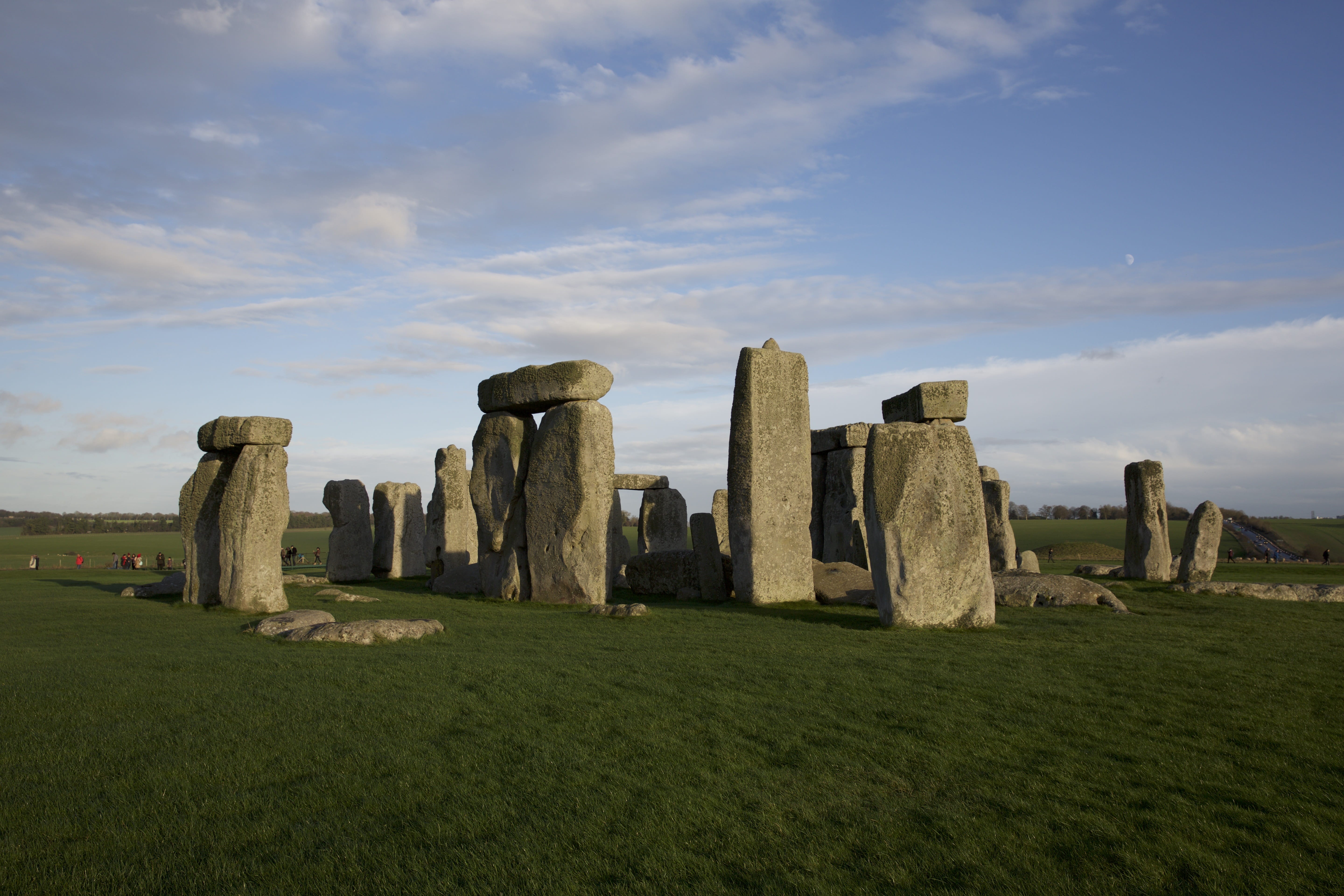 memorial, Legend, field, henge, stone, worship, megalithic monument, travel, architecture, 5K, ancient stone, landscape, green color, history, England, HD Wallpaper