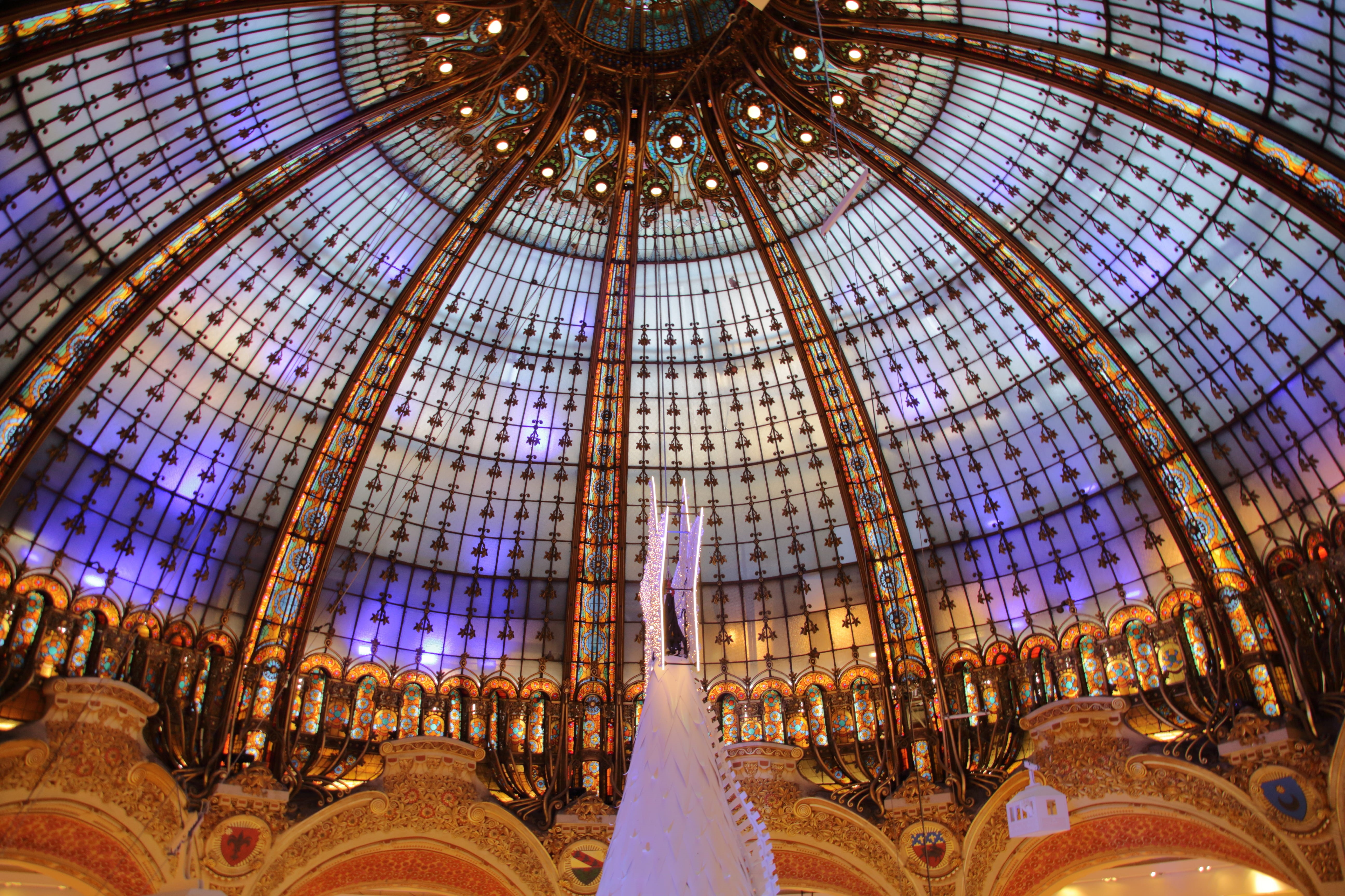 art and craft, people, city, day, building, real people, pattern, paris, shopping, galeries lafayette haussmann, indoors, mall, low angle view, ceiling, HD Wallpaper