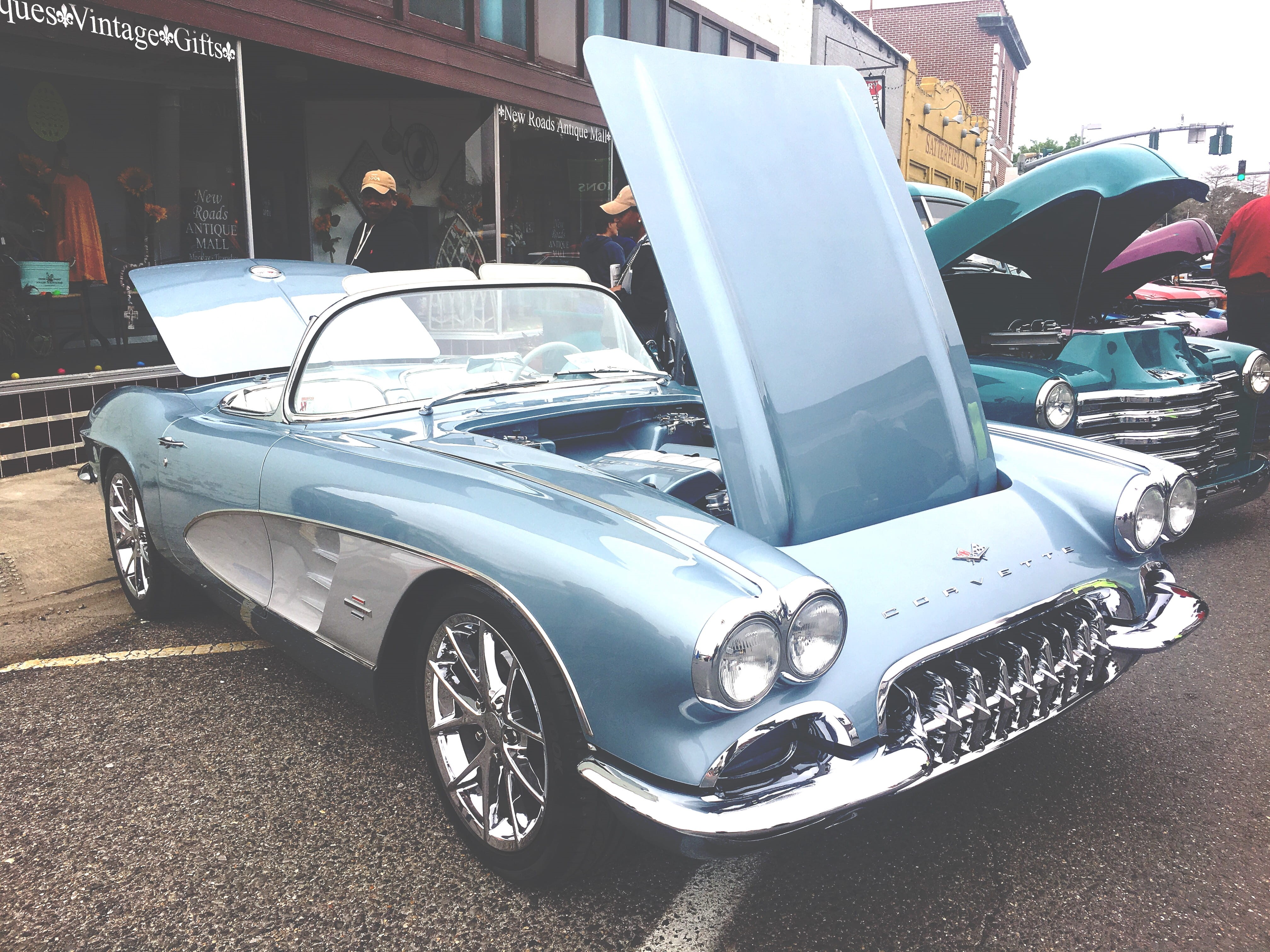 coupe, spoke, motor vehicle, road, incidental people, luxury, hot rod, person, automobile, blue, car show, 4K, vehicle, tire, car, outdoors, architecture, HD Wallpaper