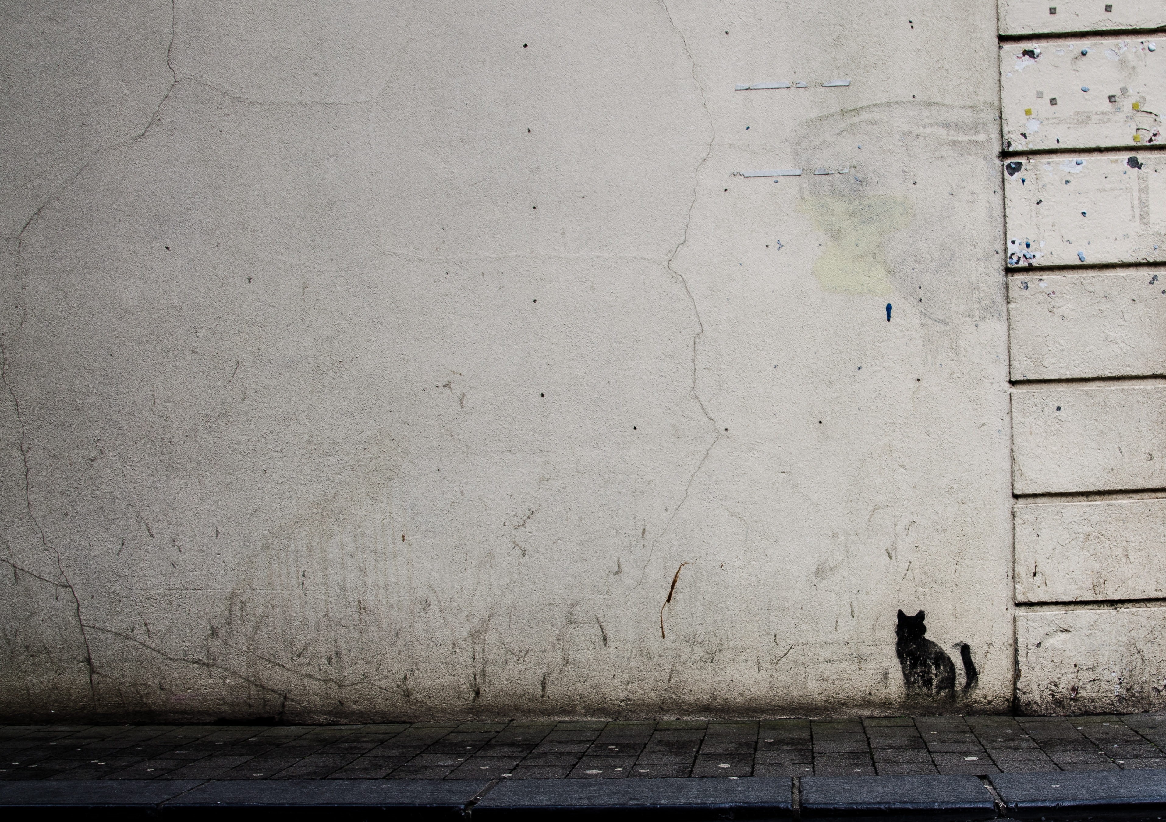 old, real people, wall - Building Feature, built structure, footpath, wall, street, building exterior, copy space, painted, textured effect, city, men, HD Wallpaper