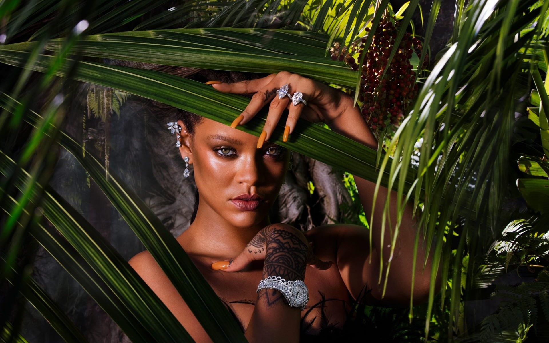 1080P, outdoors, beauty, adult, portrait, nature, palm leaf, plant, Rihanna, one person, real people, 2017, hd, leisure activity, women, young women, leaf, HD Wallpaper
