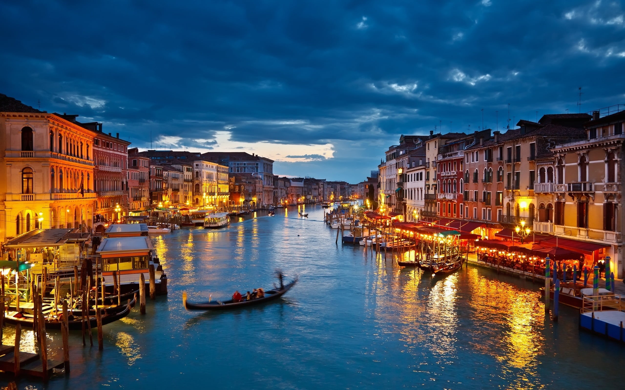 cloud - sky, europe, outdoors, travel, illuminated, gondola, house, cultures, journey, 2K, romance, river, residential district, harbor, history, venice, HD Wallpaper