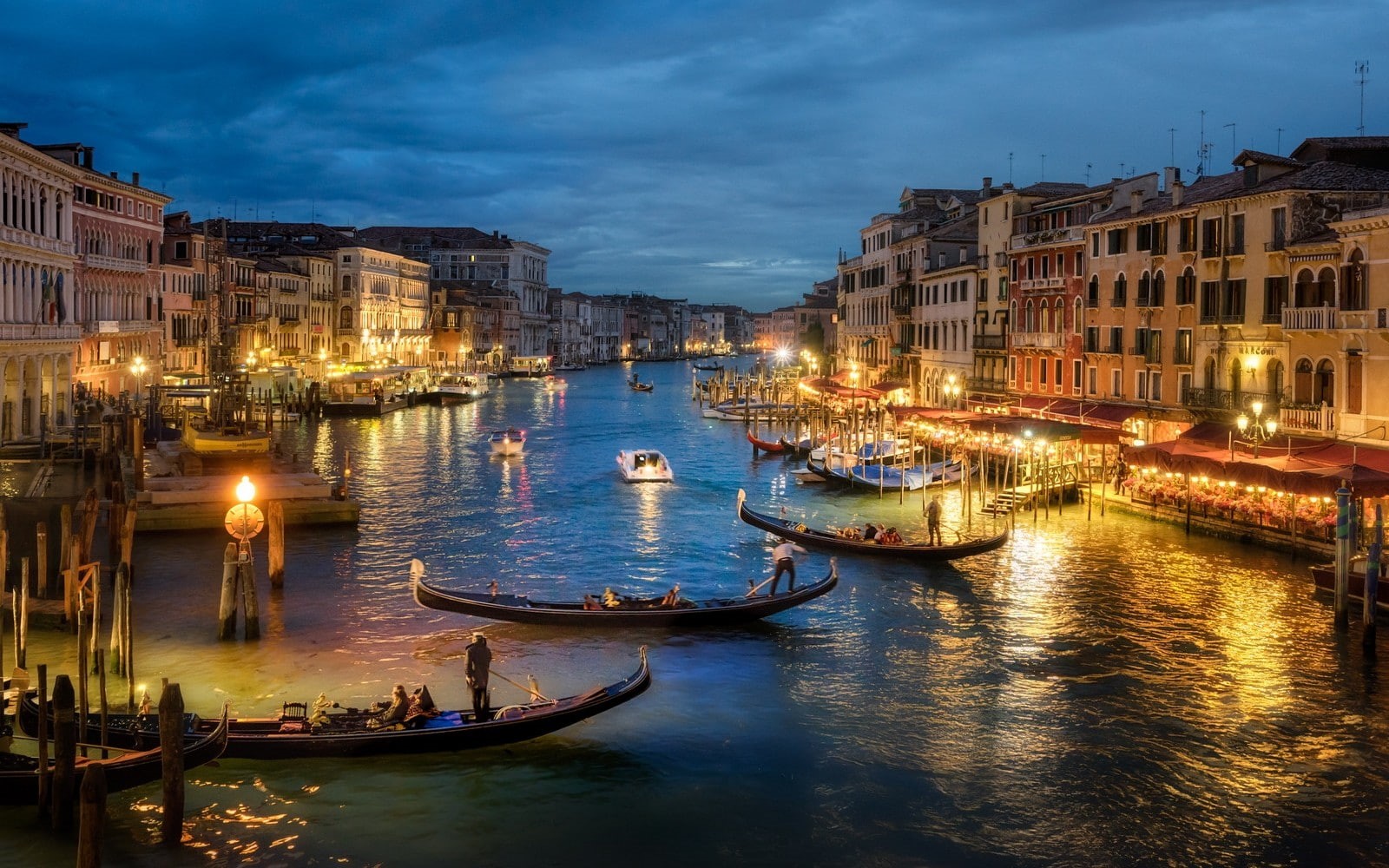 canal, 720P, lights, evening, Venice, architecture, photography, sea, old building, urban, gondolas, landscape, Italy, HD Wallpaper