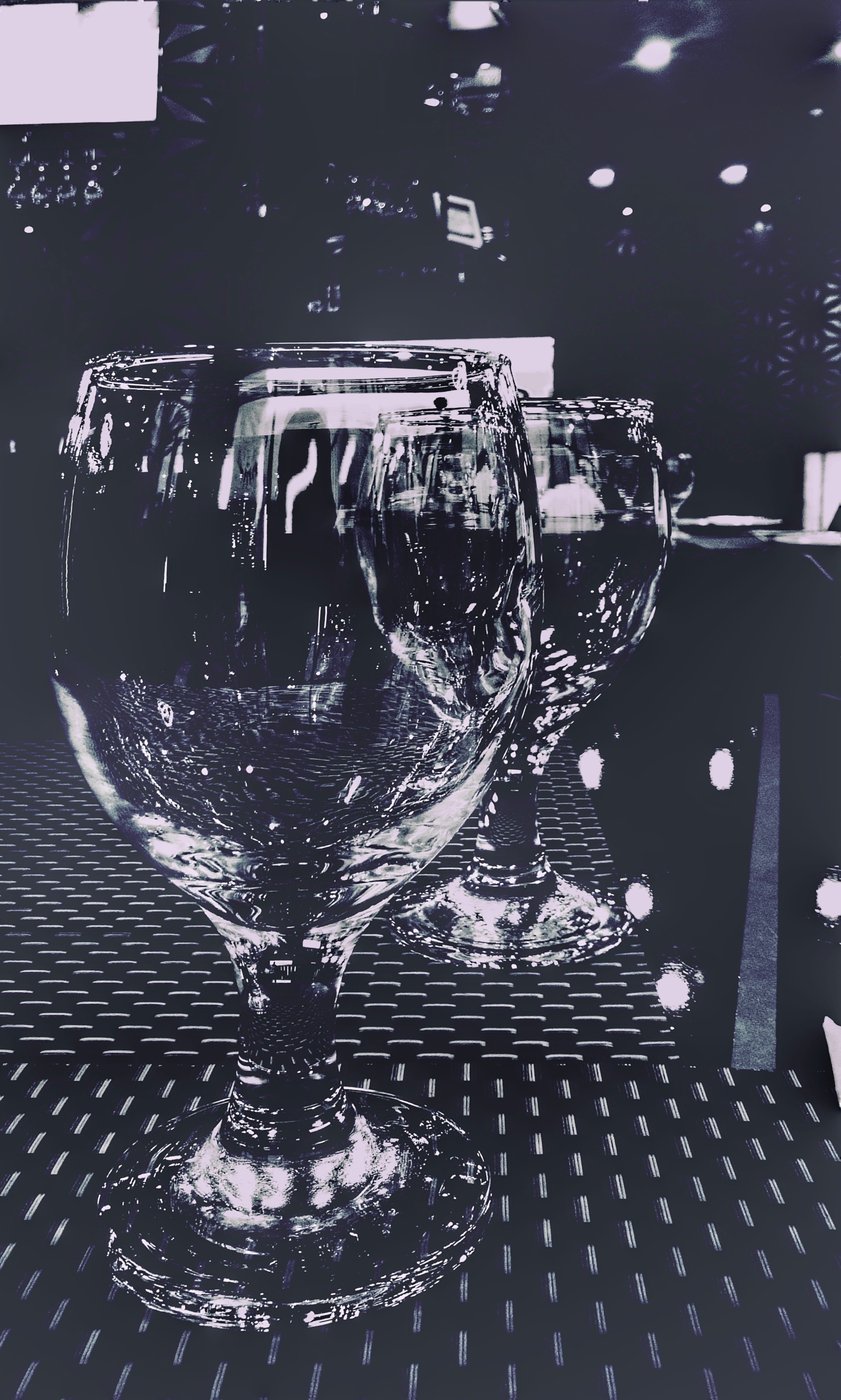 arcadian café, drinking glass, 5K, household equipment, table, glass, crockery, close-up, indoors, restaurant, food and drink, drink, no people, lahore, Phone HD Wallpaper