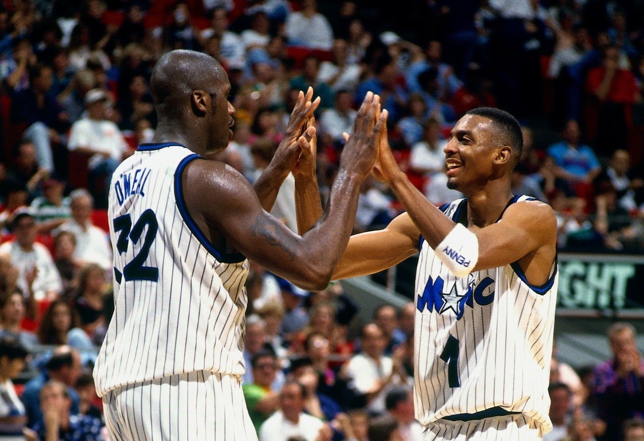 waist up, young adult, crowd, Orlando, athlete, competition, real people, playing, NBA, 720P, two people, basketball, sportsman, sports, Penny Hardaway, HD Wallpaper