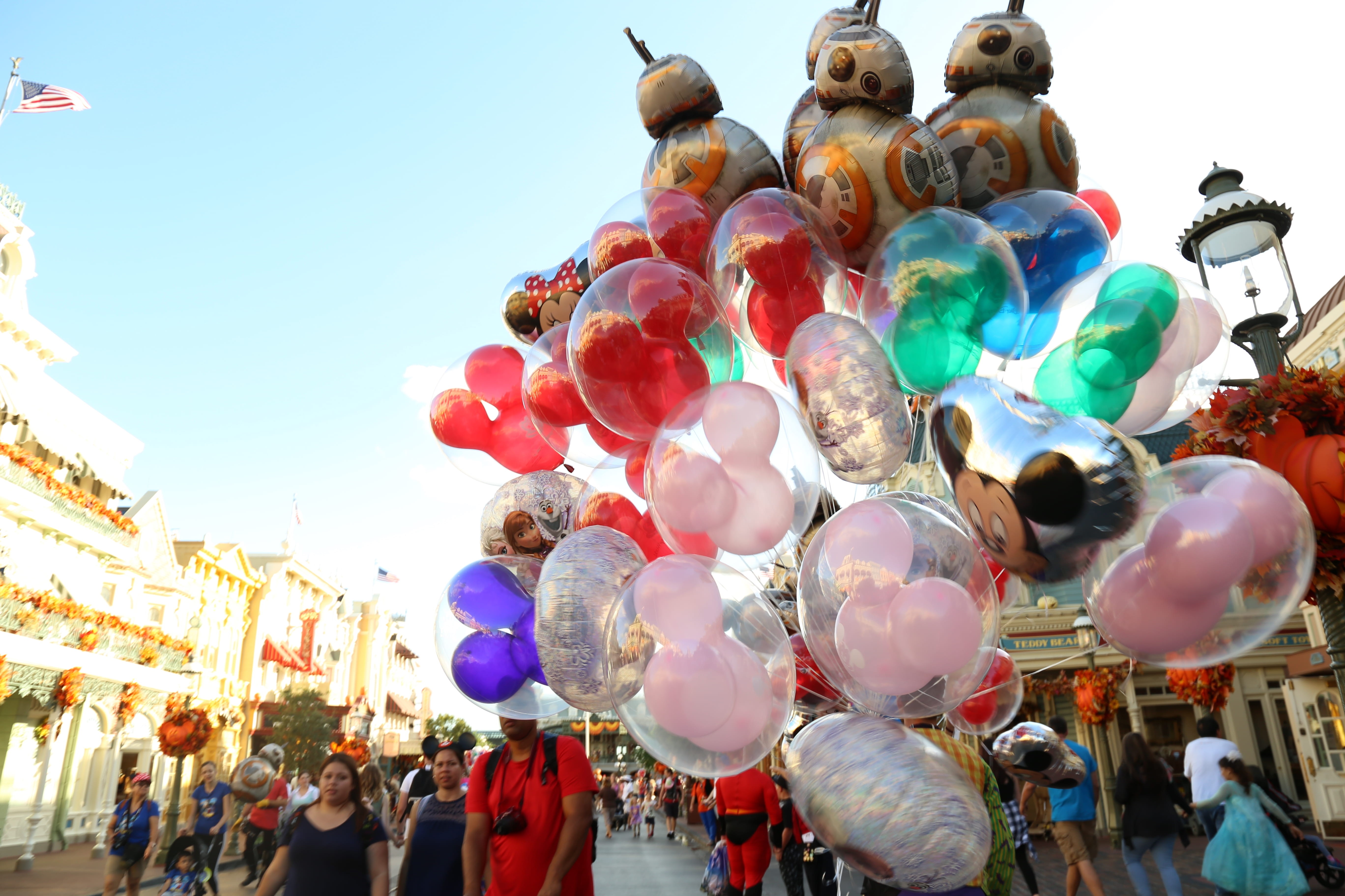 outdoors, lifestyles, sky, crowd, multi colored, festival, built structure, nature, building exterior, sunlight, balloons, balloon, adult, magic kingdom park, HD Wallpaper