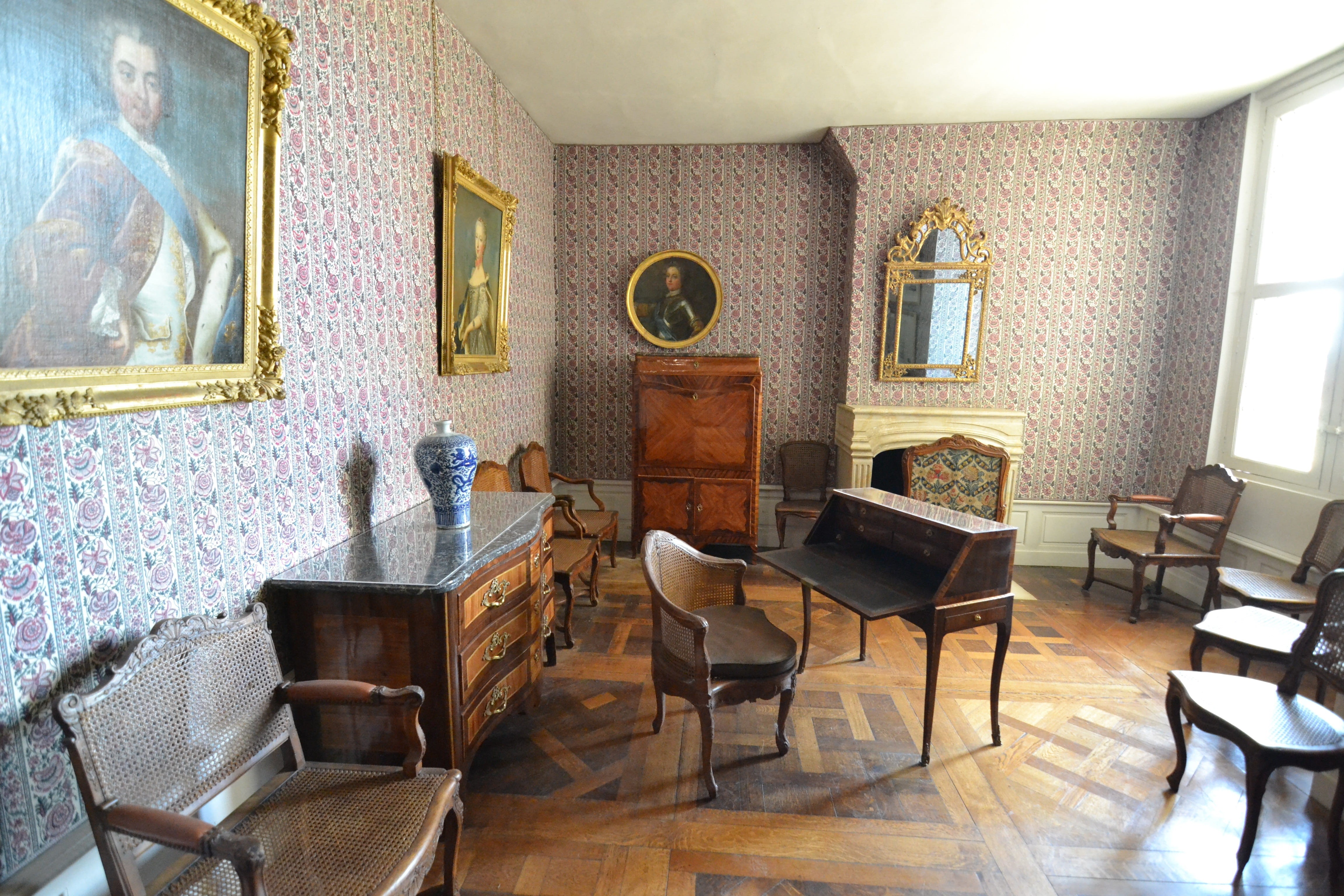 furniture, chambord, no people, wood - material, château de chambord, absence, indoors, wall - building feature, tiled floor, home interior, hardwood floor, HD Wallpaper
