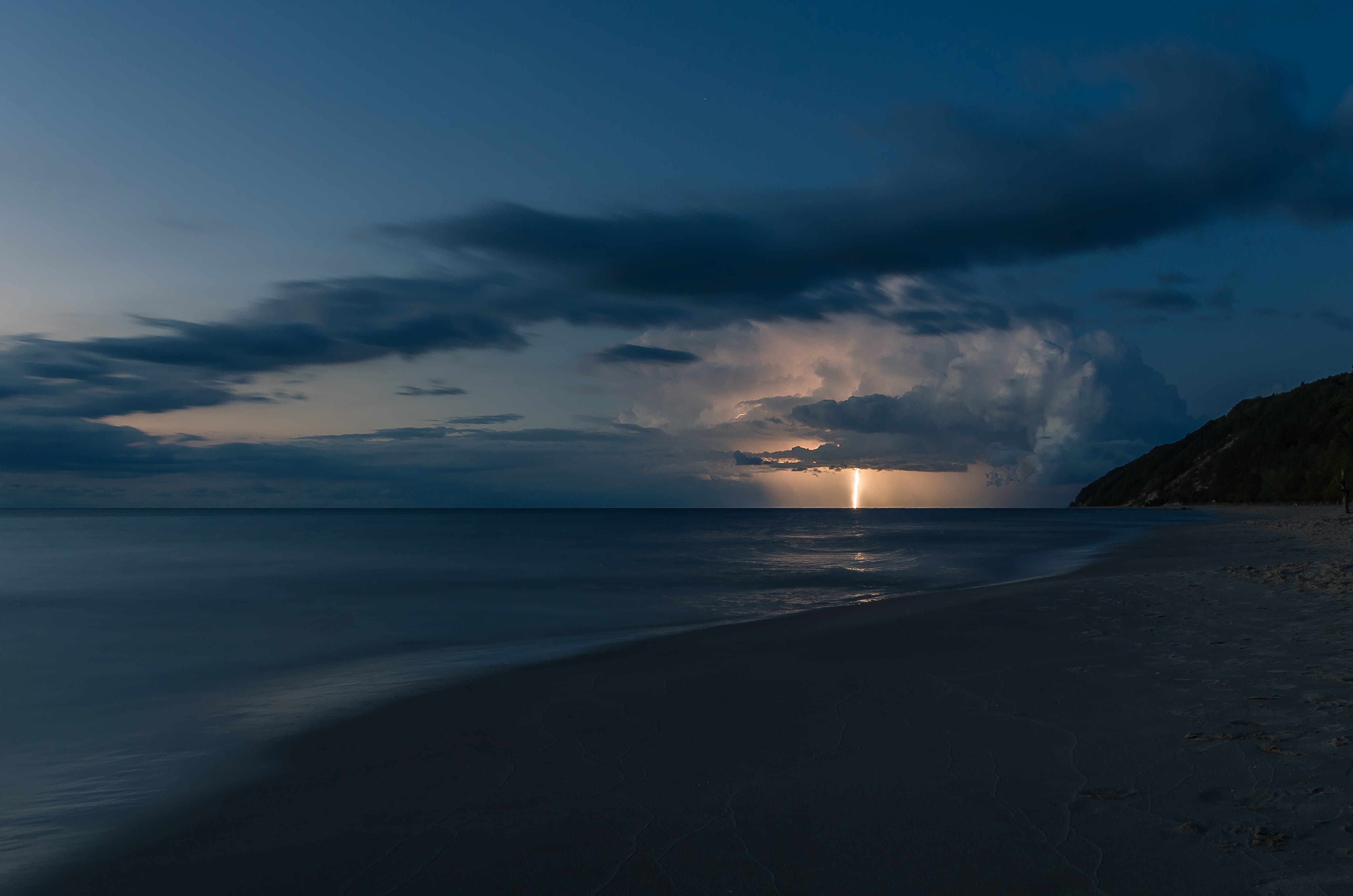 dusk, horizon, sky, nature, sea, non-urban scene, night, clouds, horizon over water, tranquility, weather, sunset, power in nature, landscape, idyllic, HD Wallpaper