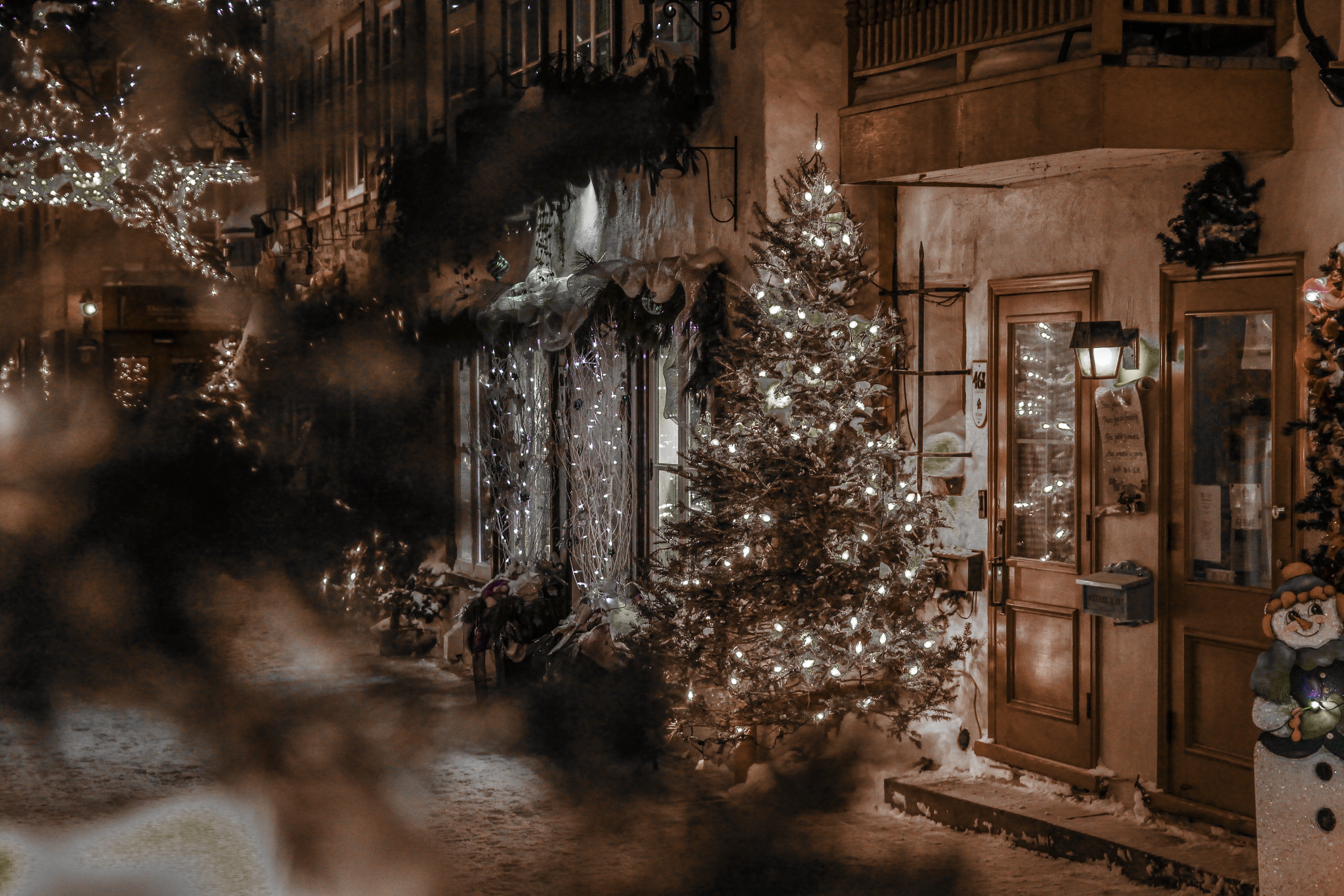 no people, Snowman, christmas decoration, 5K, outside, white, christmas lights, christmas ornament, holiday, night, illuminated, store, old, architecture And Buildings, HD Wallpaper