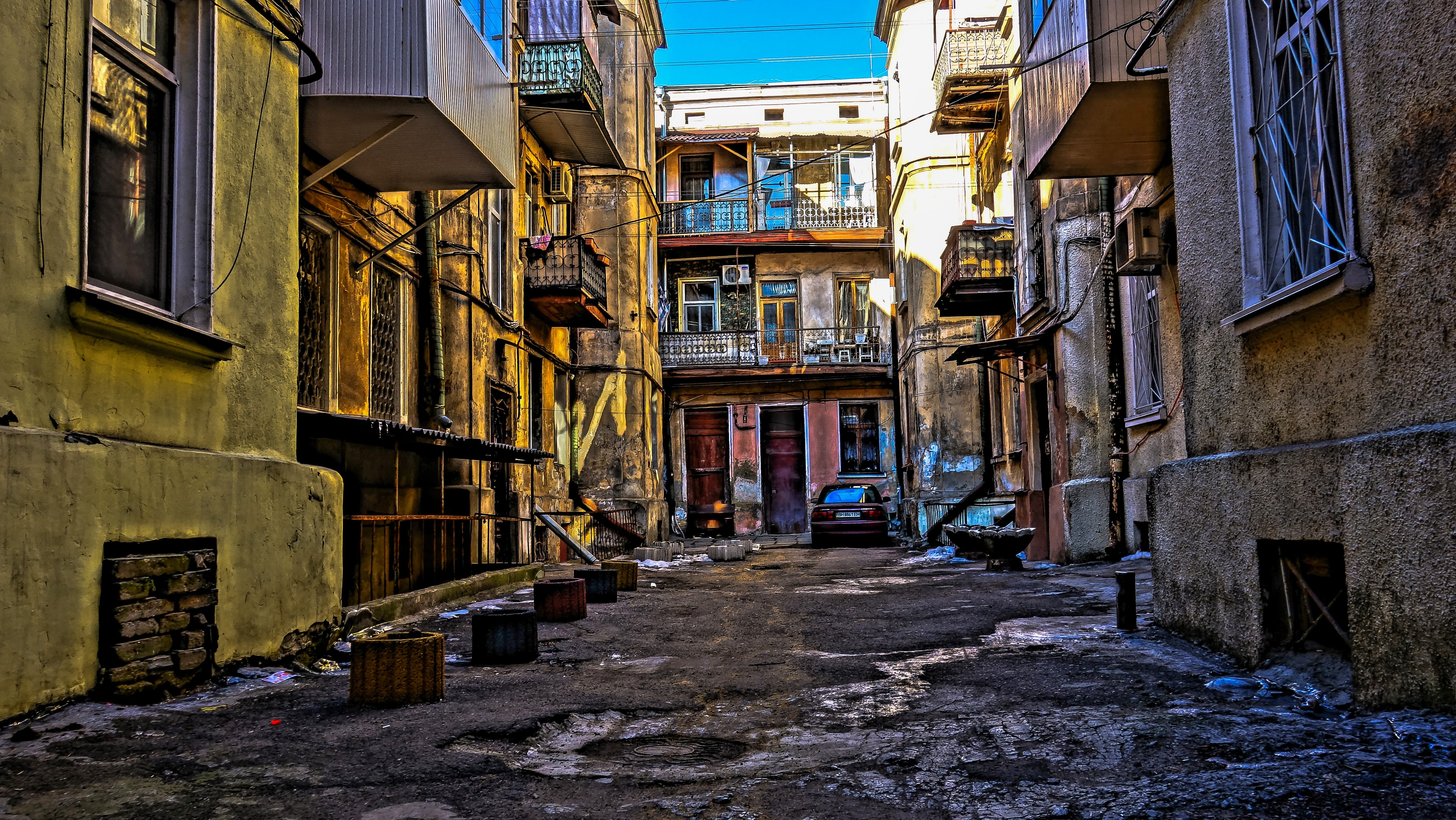 europe, narrow, the way forward, Balconies, asphalt, travel Destinations, city, wall, building, outdoors, building Exterior, cityscape, residential district, HD Wallpaper