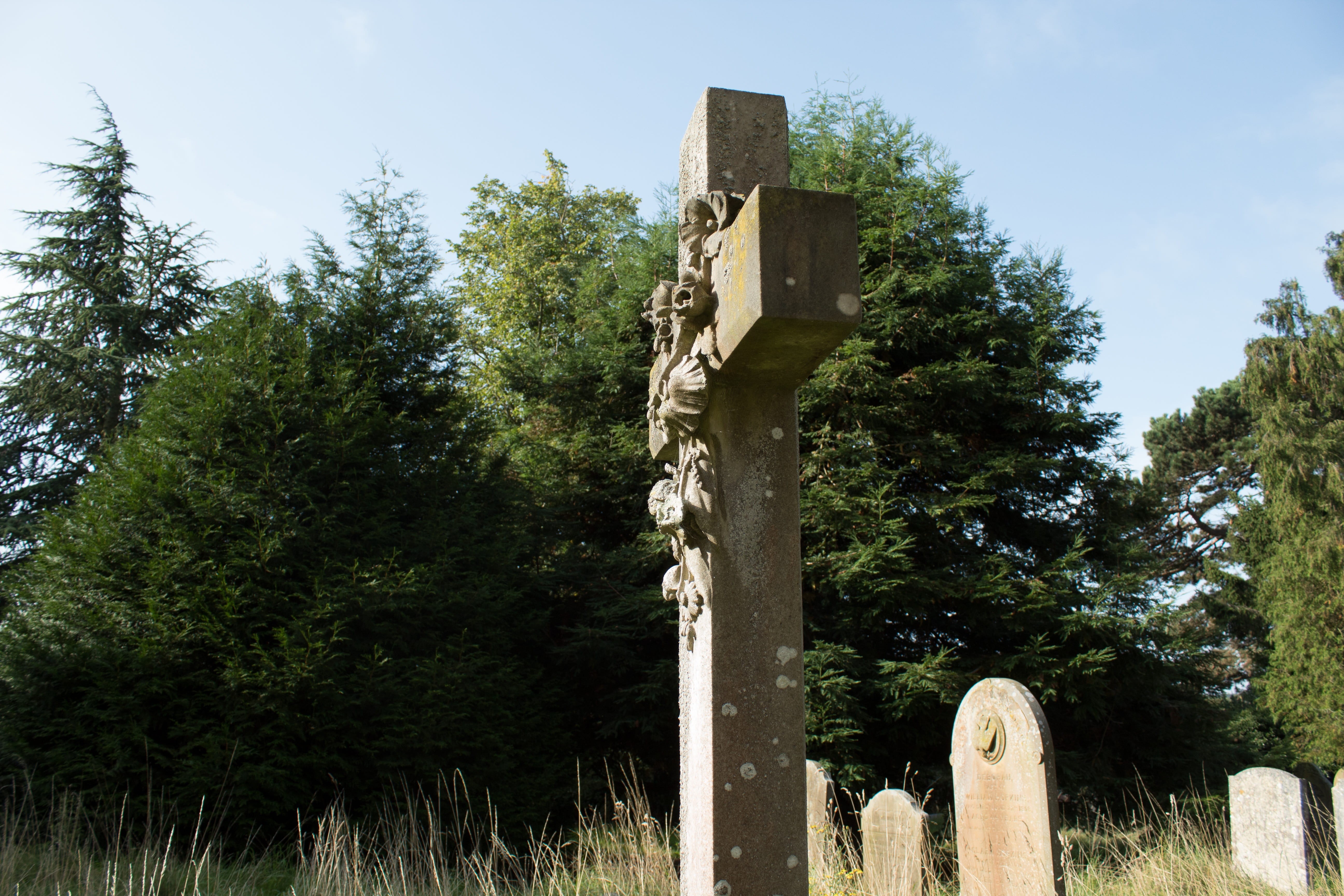 prayer, churchyard, spooky, graves, day, sky, mystery, plant, graveyard, funeral, old, memorial, dead, grieving, tomb, halloween, religion, cemetery, meadow, HD Wallpaper