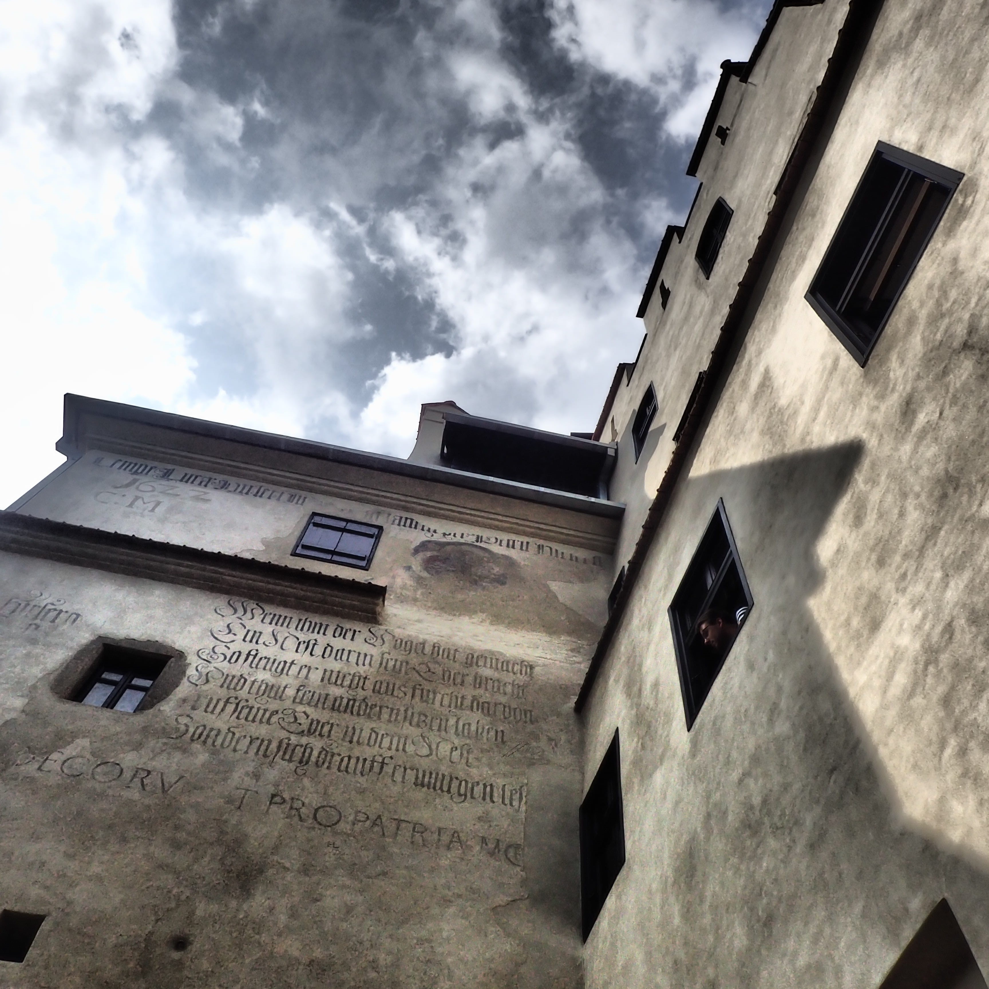 castles, medieval, tourist, dracula, shadow, tower, europe, outdoors, castle, architecture, palace, building, window, communication, sky, travel, bran, Phone HD Wallpaper