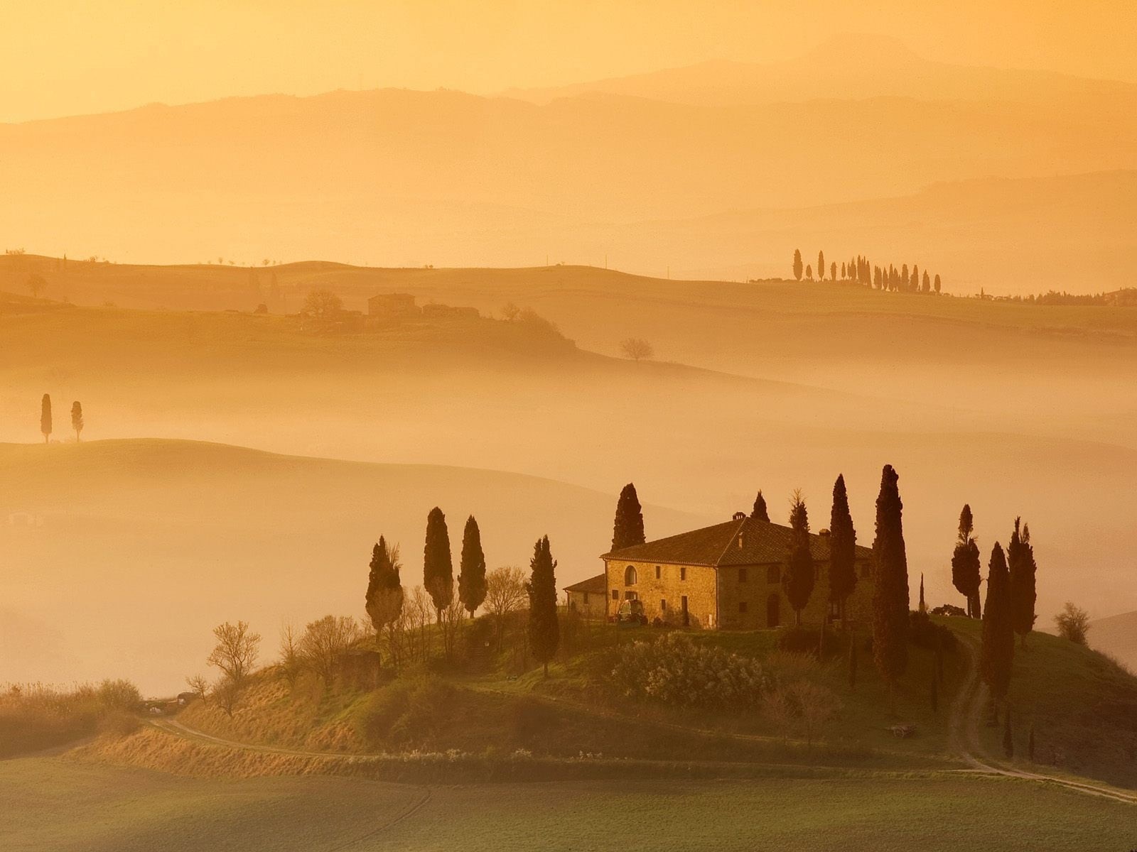 meadows, house, environment, brown, landscaped, mountain, old-fashioned, farm, meadow, italy, rolling Landscape, chianti Region, hill, photography, building, HD Wallpaper