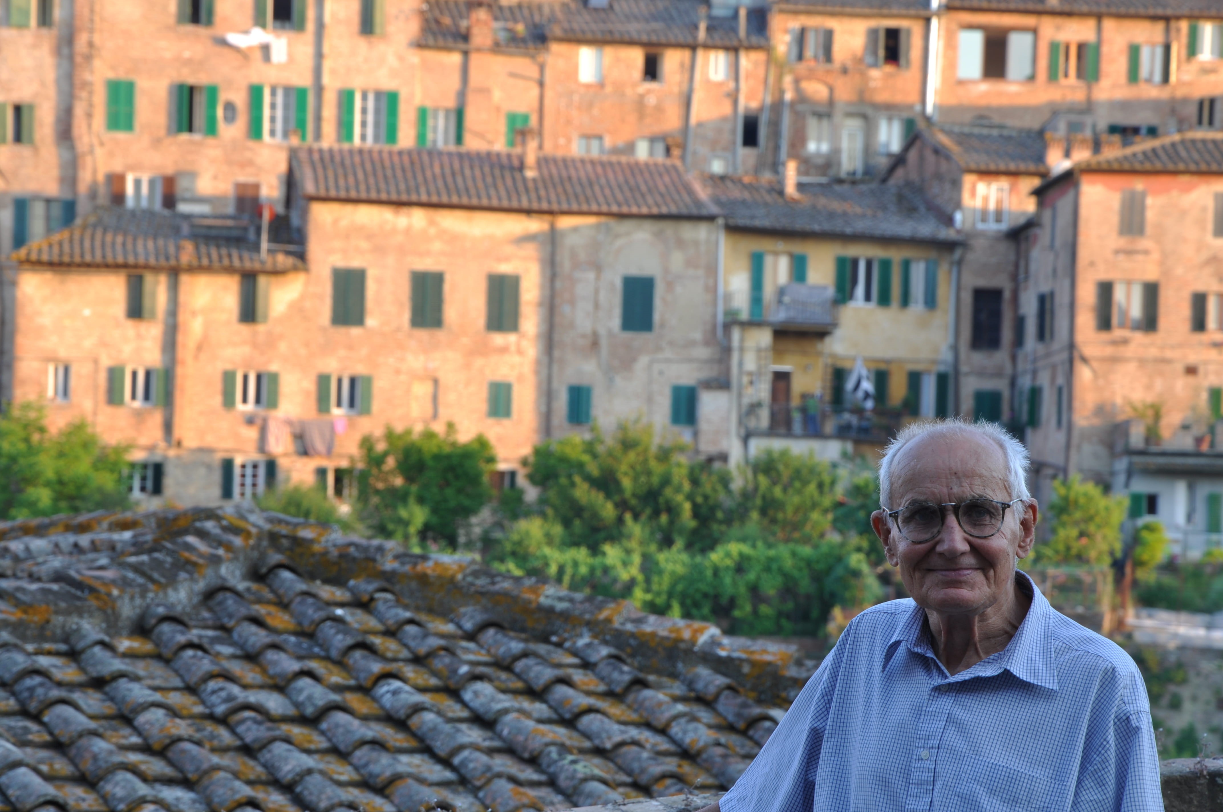 portrait, siena, province of siena, italian, building exterior, italy, front view, standing, man, day, glasses, architecture, headshot, males, one person, HD Wallpaper