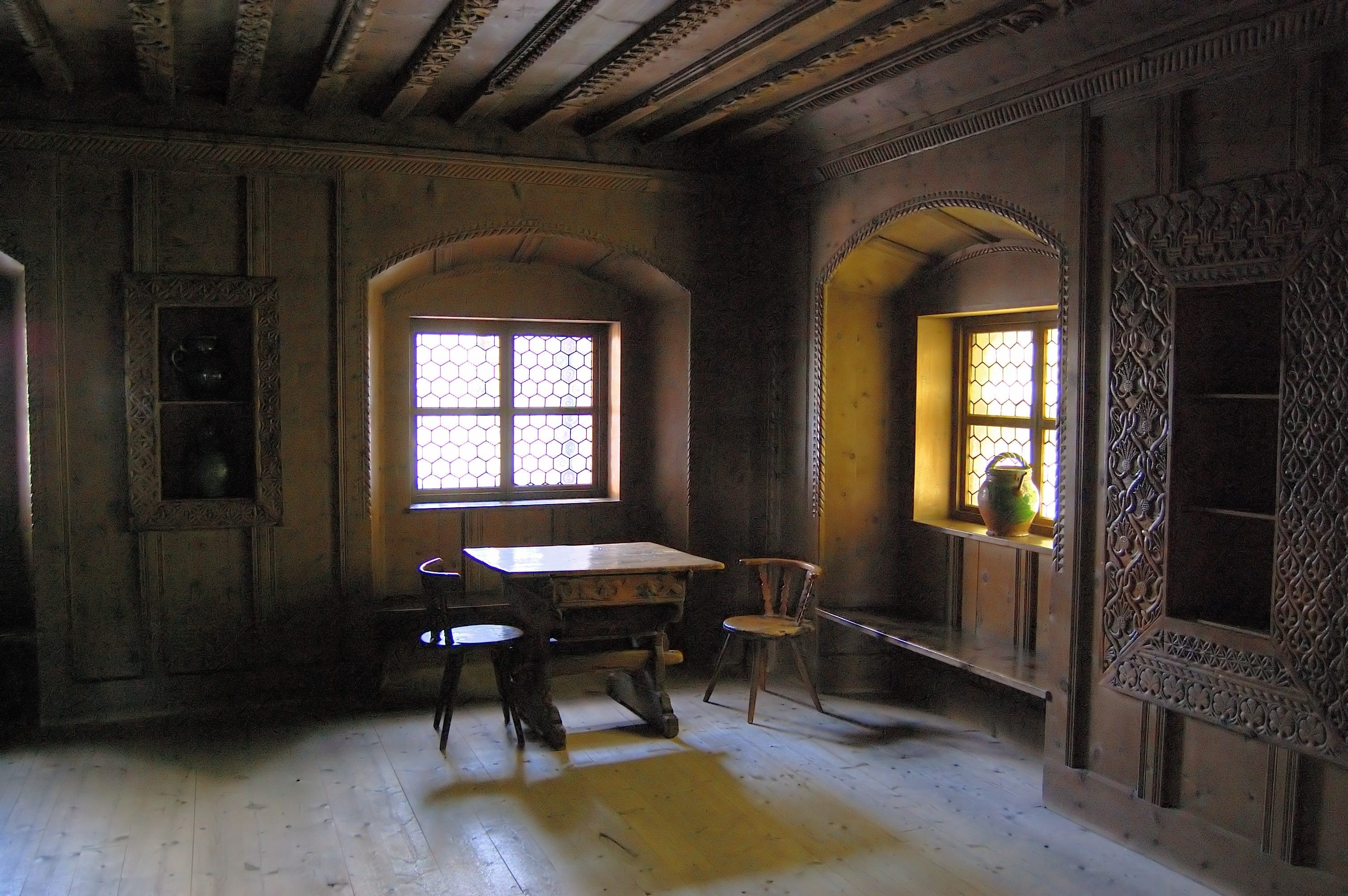 deterioration, white, tiled floor, table, 2K, built structure, damaged, flooring, empty, history, room, the past, door, architecture, no people, home interior, HD Wallpaper
