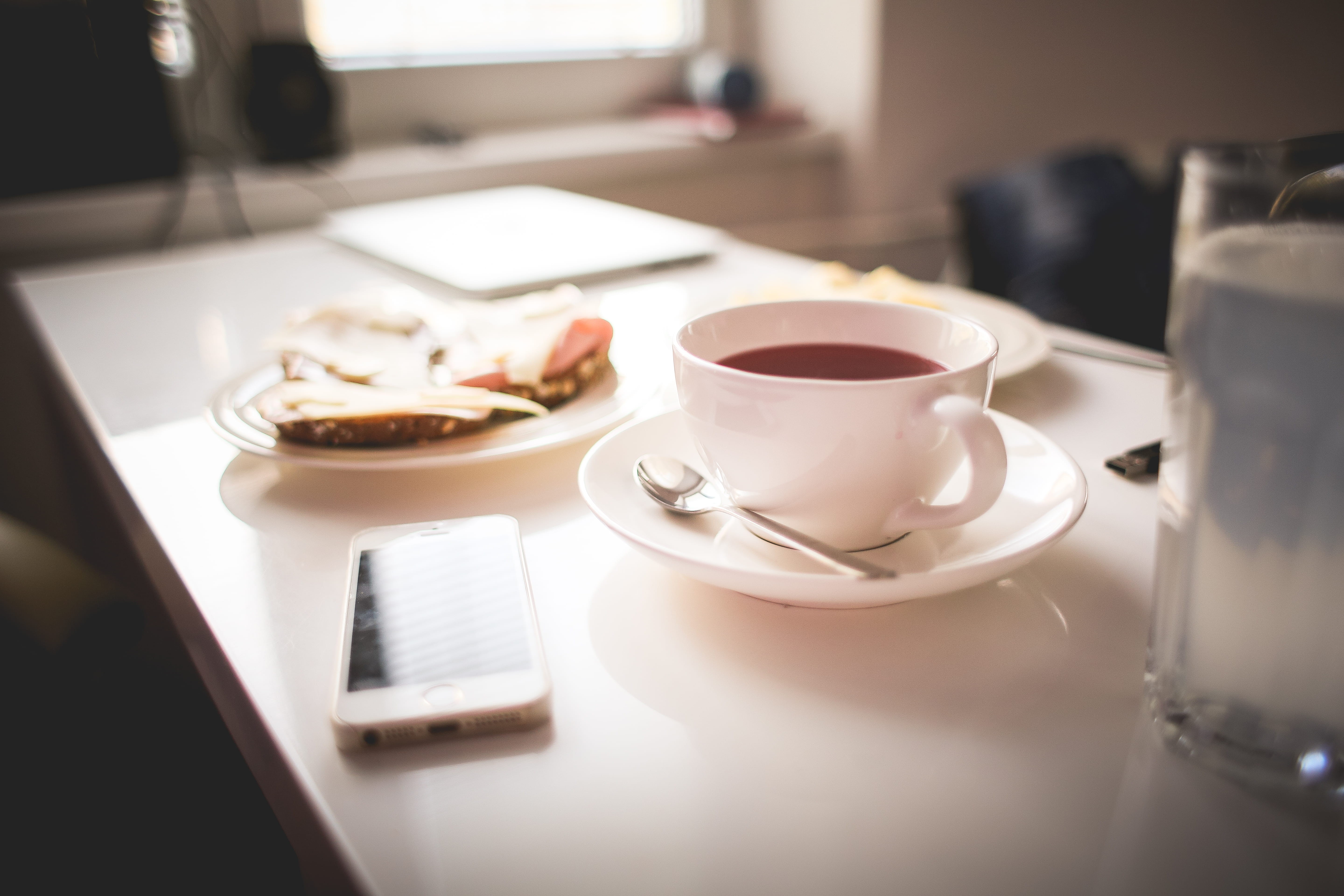 crockery, refreshment, indoors, 5K, hot drink, Office, coffee, food And Drink, no people, drink, tea cup, iphone, saucer, spoon, breakfast, Morning, coffee Cup, HD Wallpaper