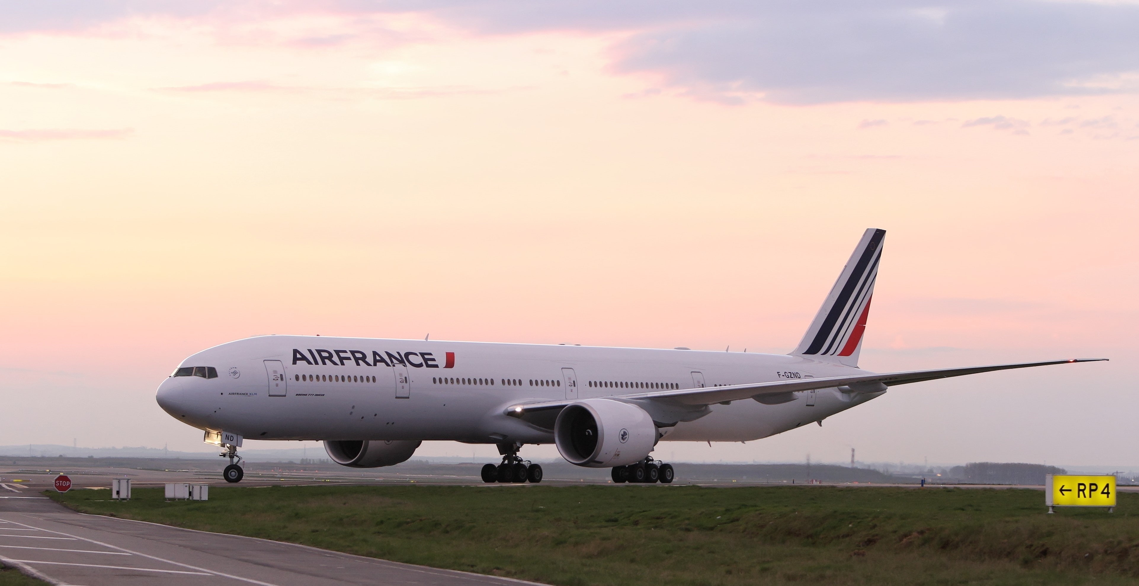 no people, Liner, airport runway, cloud - sky, airfrance, commercial airplane, Air, Boeing, mode of transportation, environment, The plane, sky, outdoors, HD Wallpaper