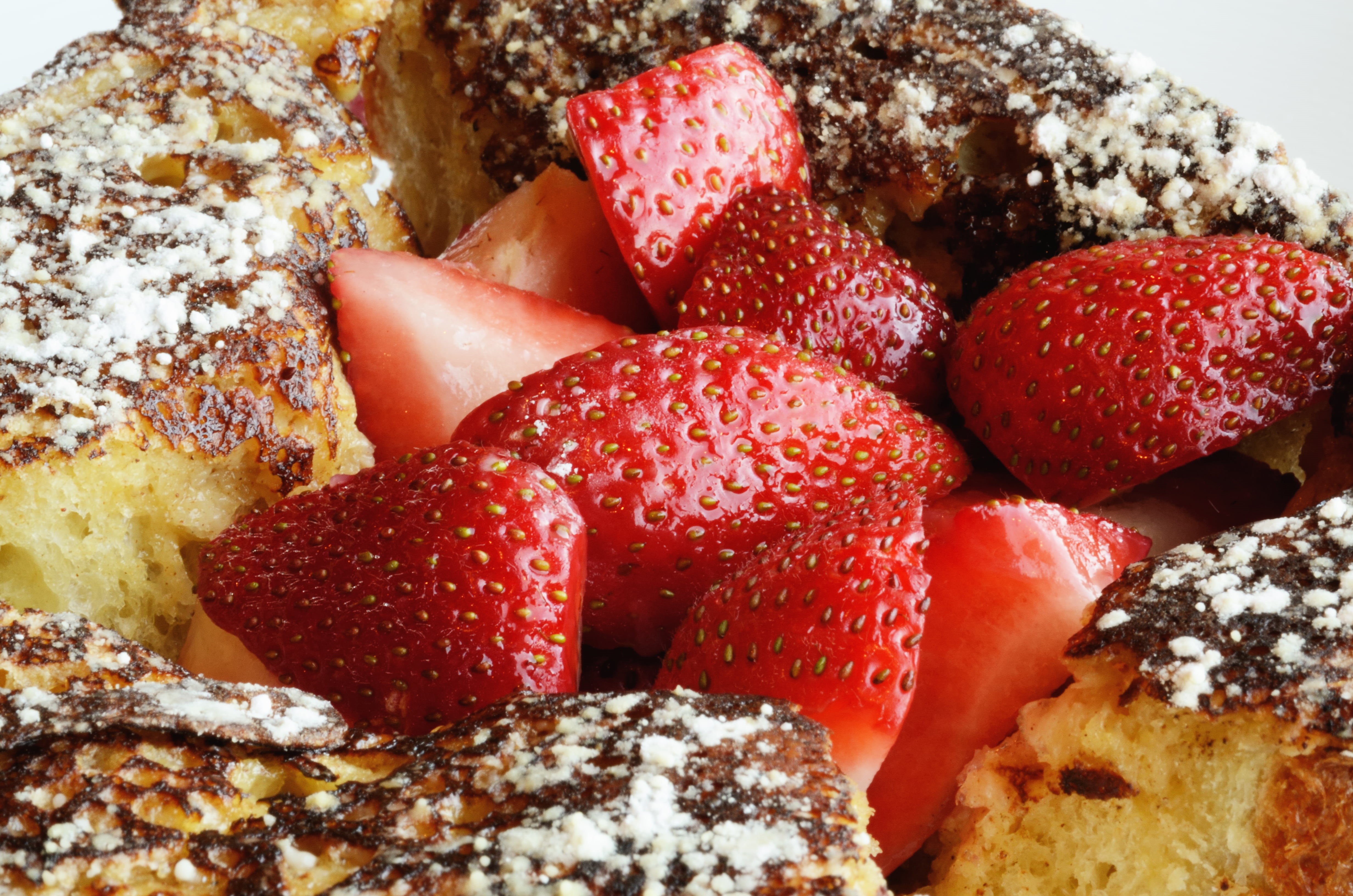 room service, hotel, strawberries, AF, brioche, gourmet, NIKON D7000, f/2, 8G, sweet Food, dessert, Jumeirah Essex House, breakfast, New York City, vacation, HD Wallpaper