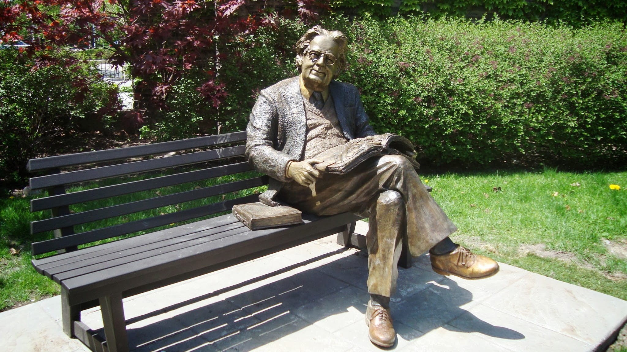 outdoors, one person, adults only, park bench, male likeness, wood - material, 1080P, front view, plant, sculpture, real people, bench, full length, seat, HD Wallpaper