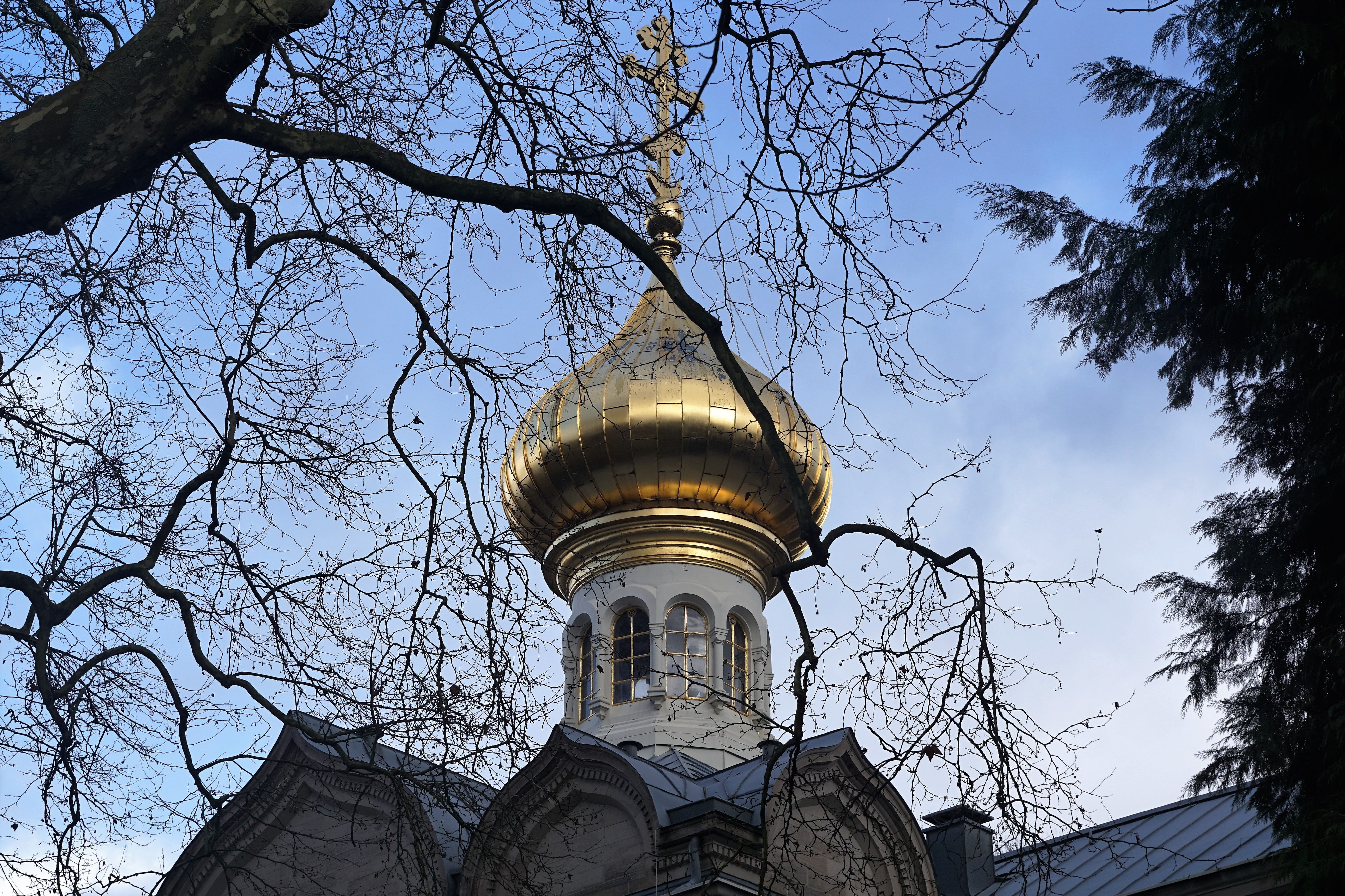 tree, bare tree, spirituality, russians, baden baden, day, architecture, god, built structure, ortodox, no people, russian, church, 5K, russia, building exterior, HD Wallpaper