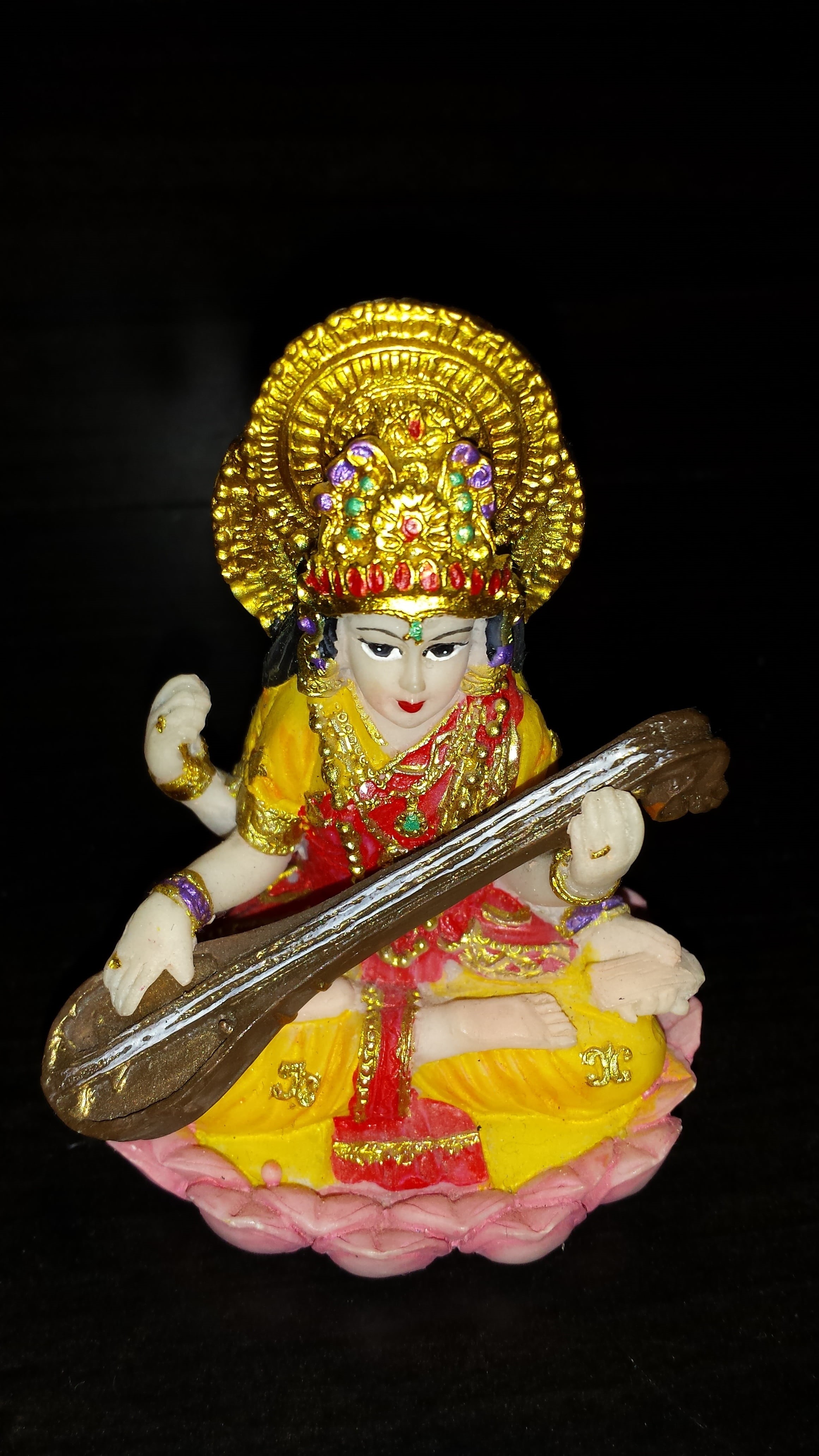 close-up, still life, god, toy, yellow, 4K, creativity, indian, hinduism, indoors, sculpture, statue, craft, studio shot, elephant, festival, one person, Phone HD Wallpaper