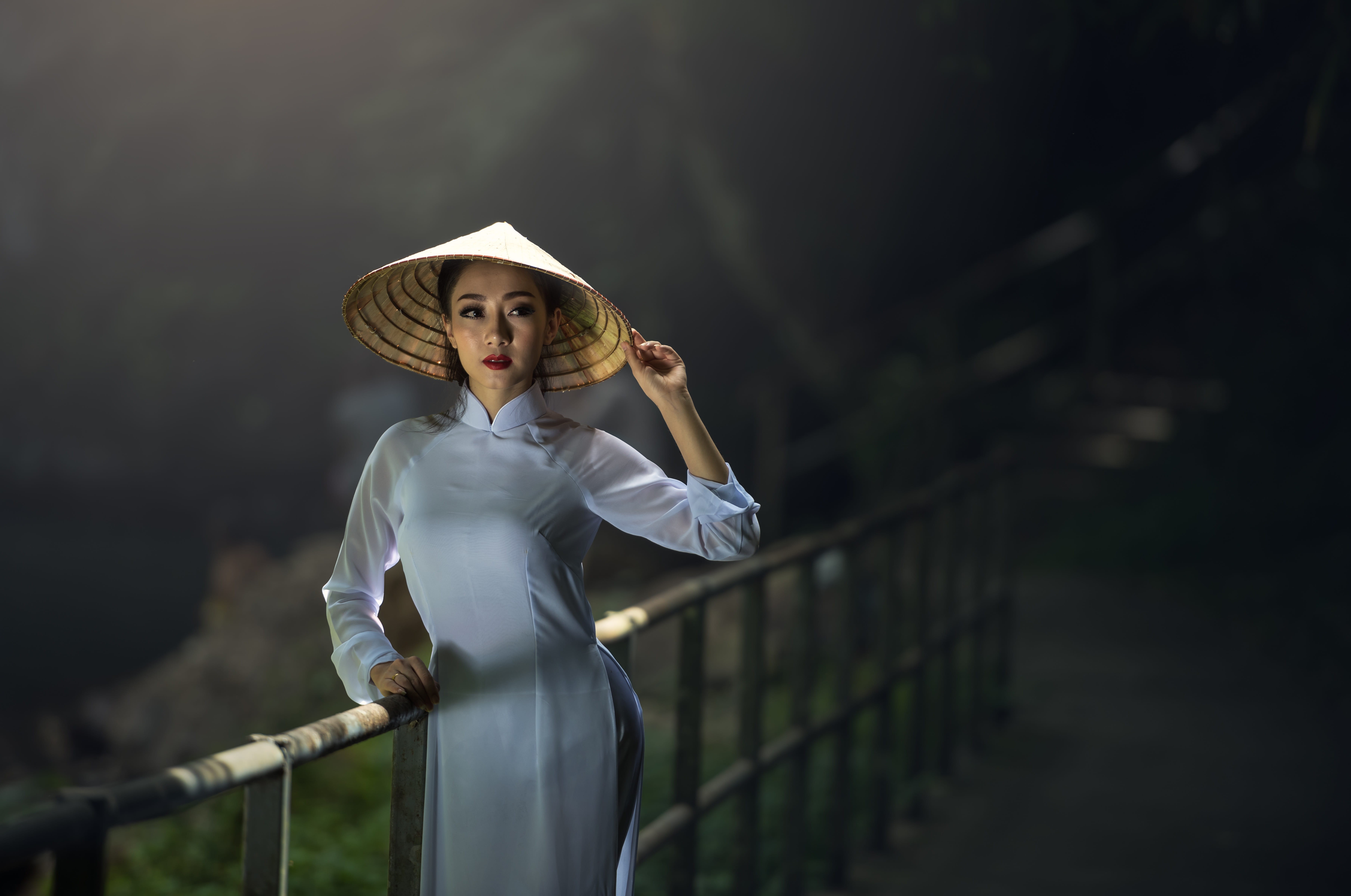 vietnam, think, miss, grassland, golf club, three quarter length, the process, girl, hats, i, yellow, leaning, innocence, people, am lonely, scared of, HD Wallpaper