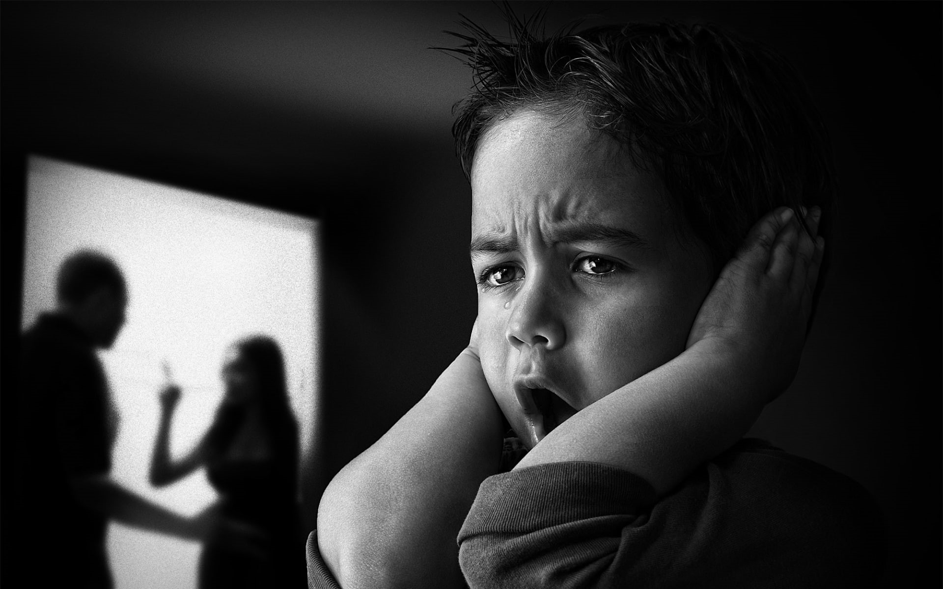fighting, monochrome, black, angry, stop, mood, 1080P, scared, 1920x1200, scream, children, HD Wallpaper