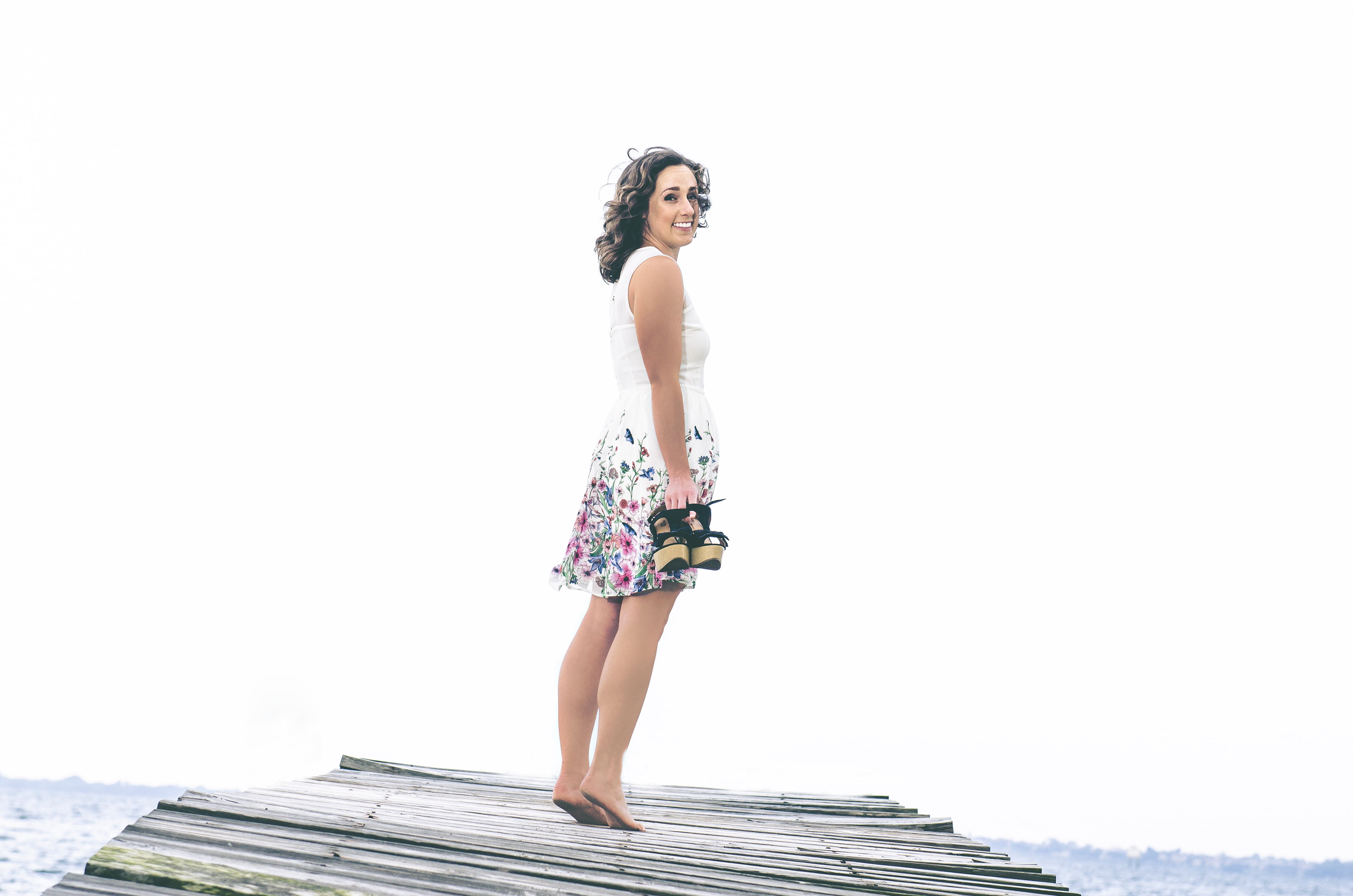 clothing, sea, beautiful, full length, ocean, standing, freedom, beach, cheerful, shoes, pair, copy space, dress, lifestyles, leisure activity, outdoors, HD Wallpaper