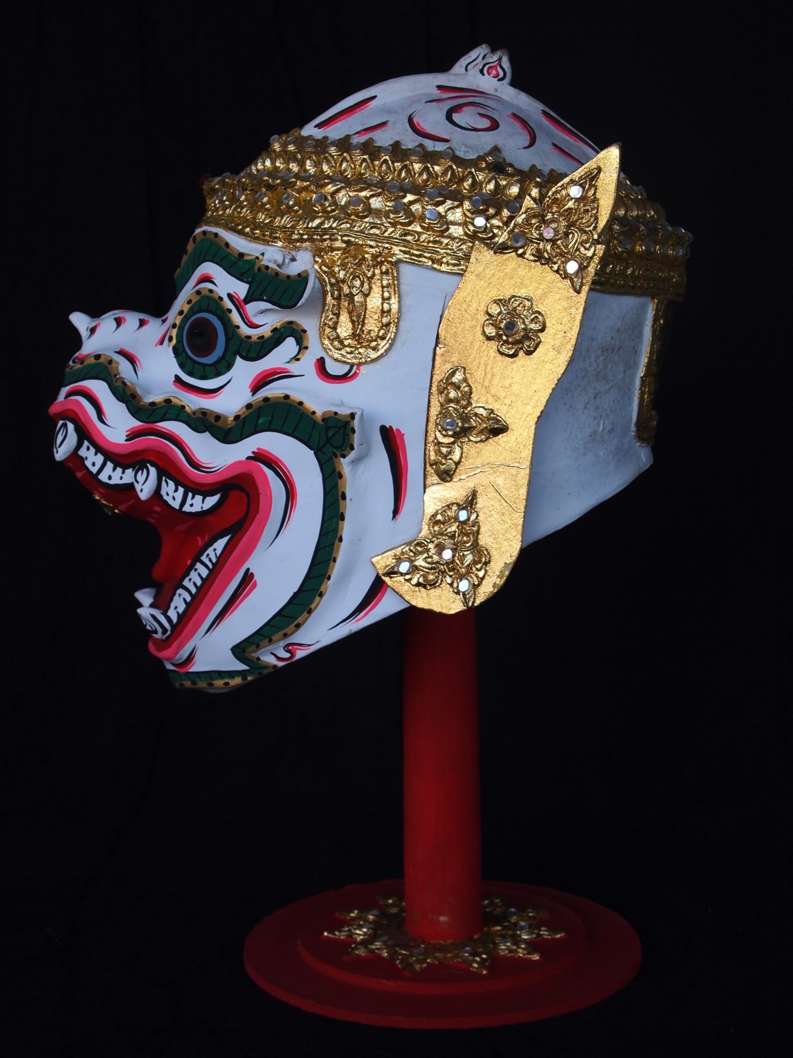 gold, representation, festival, 2K, decoration, holiday, arts culture and entertainment, thai, art and craft, luxury, studio shot, close-up, mask, no people, Phone HD Wallpaper