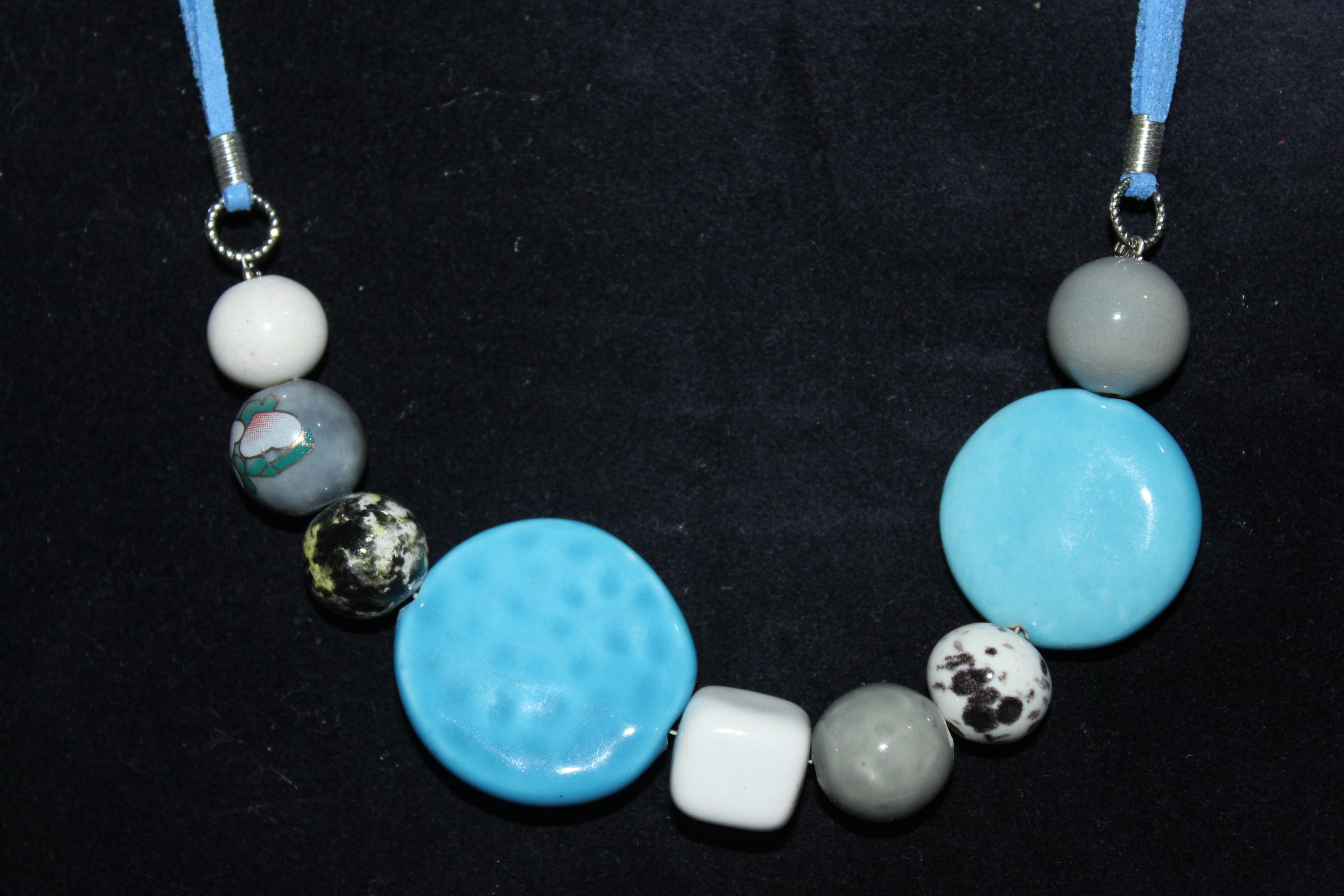 precious gem, dress, necklaces, artistically strubg beads, shiny, choice, shape, variation, Necklace, gemstone, teal, Girl, sphere, jewelry, large group of objects, HD Wallpaper