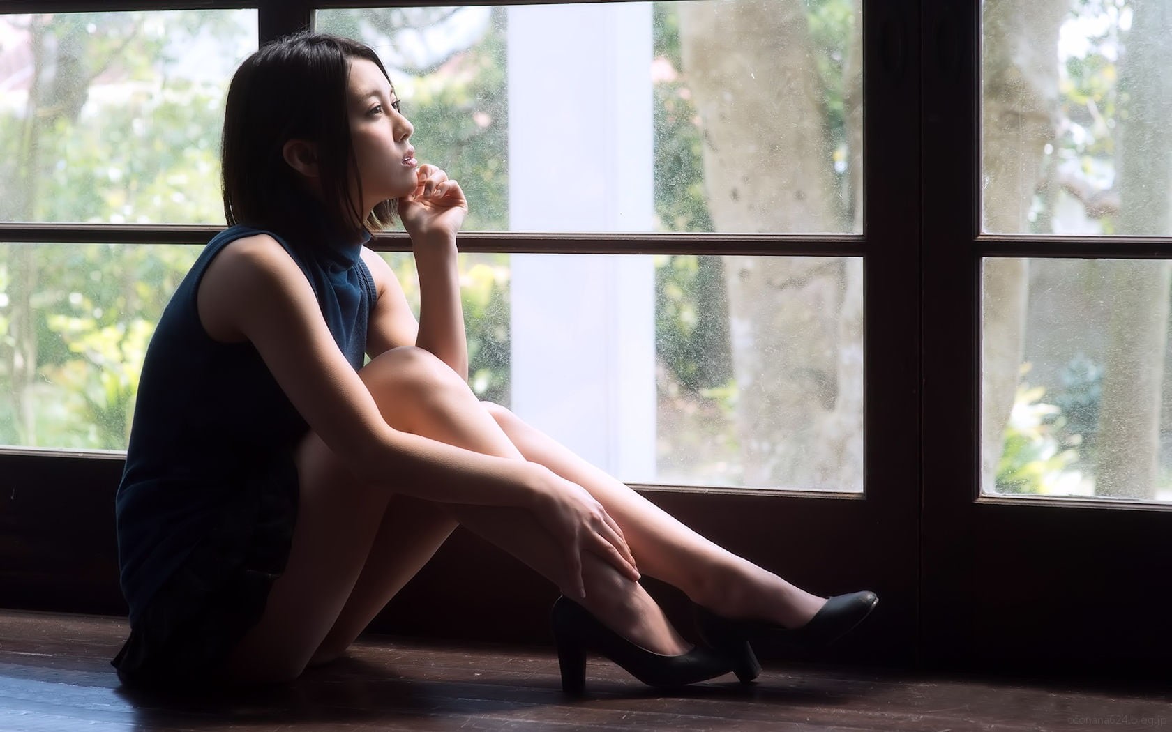 720P, Asian, window, China Matsuoka, sitting, Japanese women, women indoors, women, looking away, JAV Idol, dark hair, HD Wallpaper
