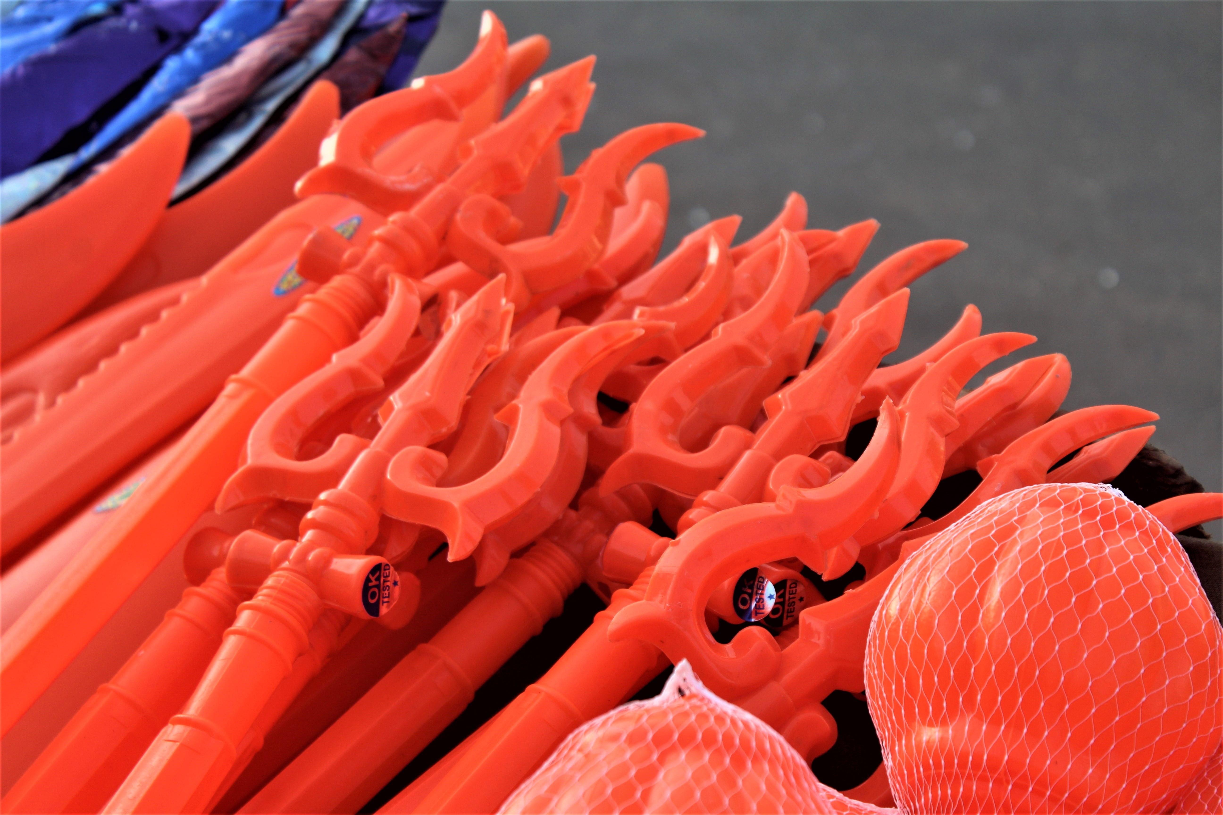 happy, dashamukha, greeting, street market, indian, toys, red, rama, side by side, 5K, high angle view, hindu, orange color, religion, holiday, swords, HD Wallpaper