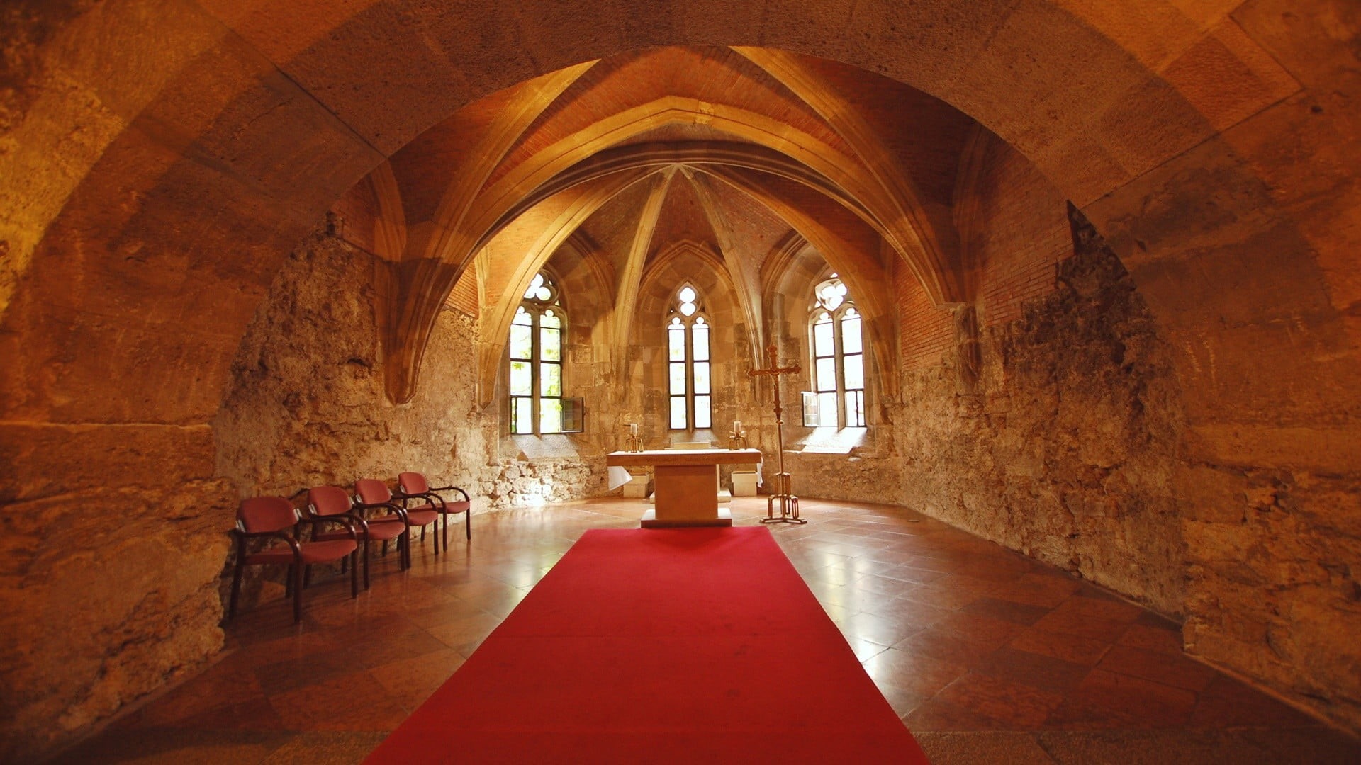 indoors, spirituality, the past, castle, Altar, cross, credence, the way forward, 1080P, history, arch, day, religion, interior, church, architecture, HD Wallpaper