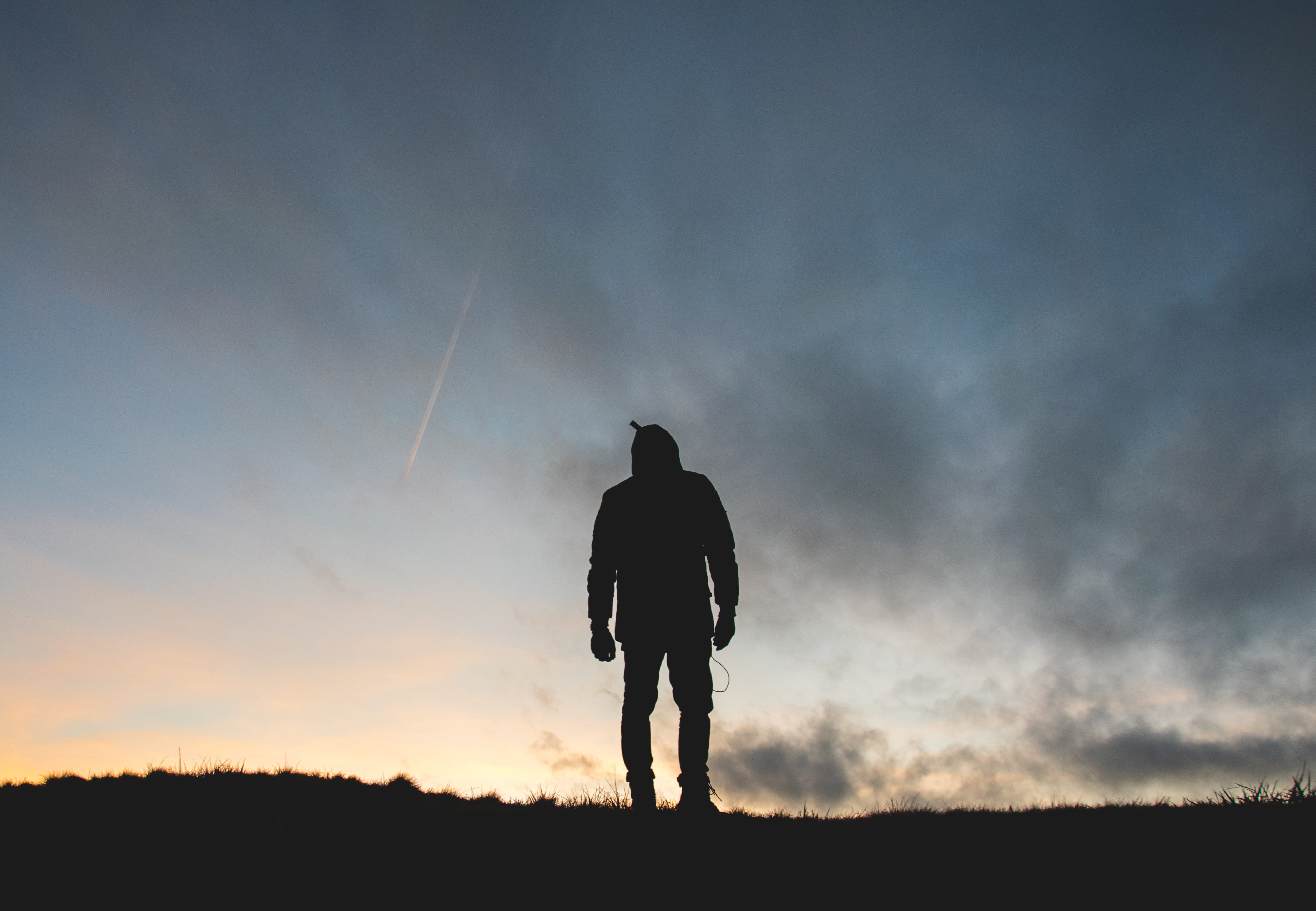 across, leisure activities, sunset, sunlight, light, beauty in nature, red sky, clouds, vapor trail, dawn, horizon, sky, adventure, silhouette, 4K, dusk, HD Wallpaper
