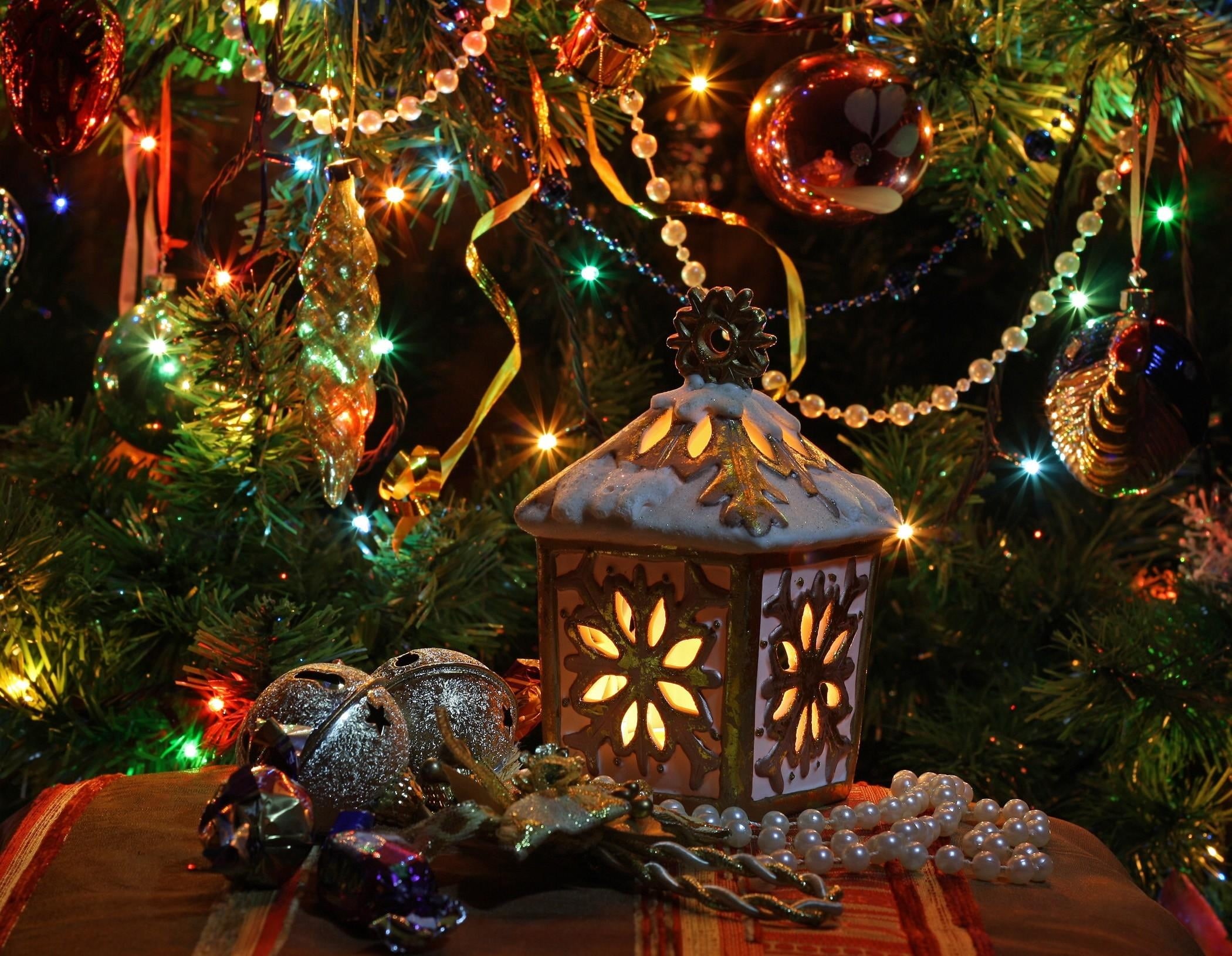 celebration, night, close-up, 1080P, wood - Material, holiday - event, new year, garlands, shiny, tree, holiday, humor, electricity, winter, celebration event, HD Wallpaper