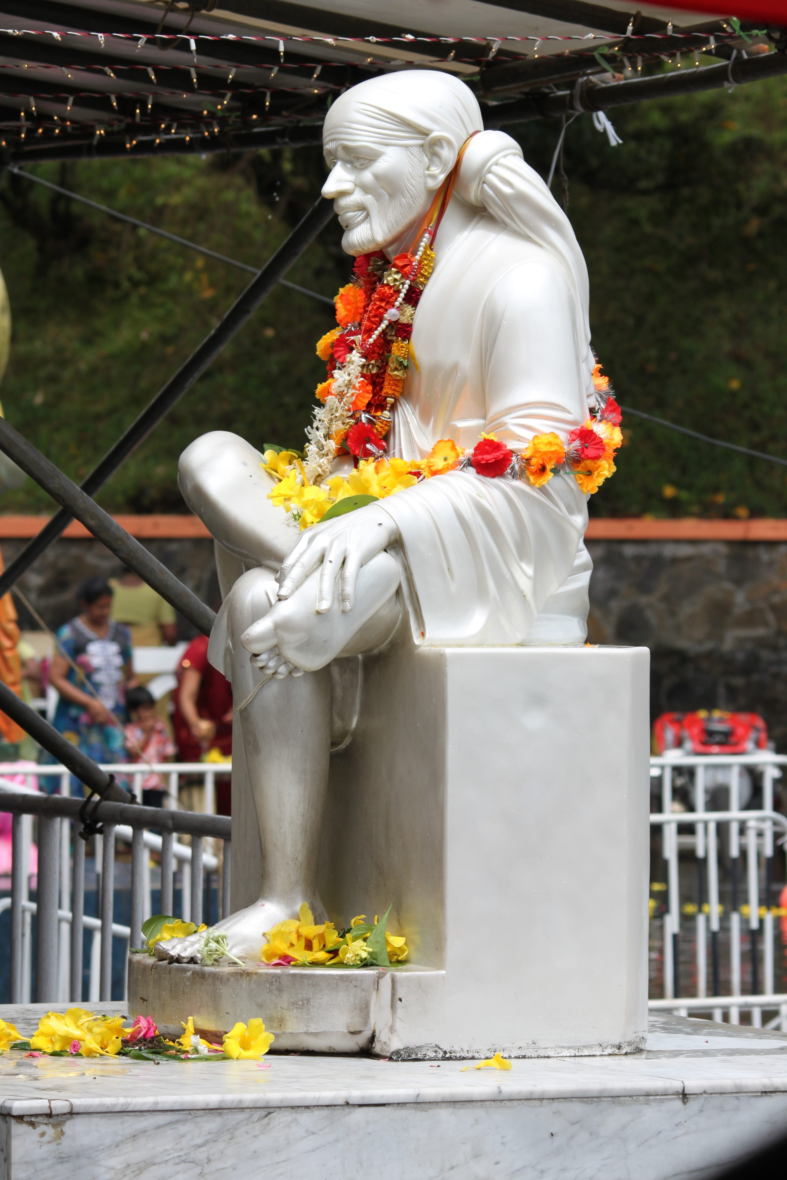 garland, statue, floral garland, sculpture, religion, art and craft, outdoors, spirituality, flower, buddhists, creativity, culture, human representation, Phone HD Wallpaper