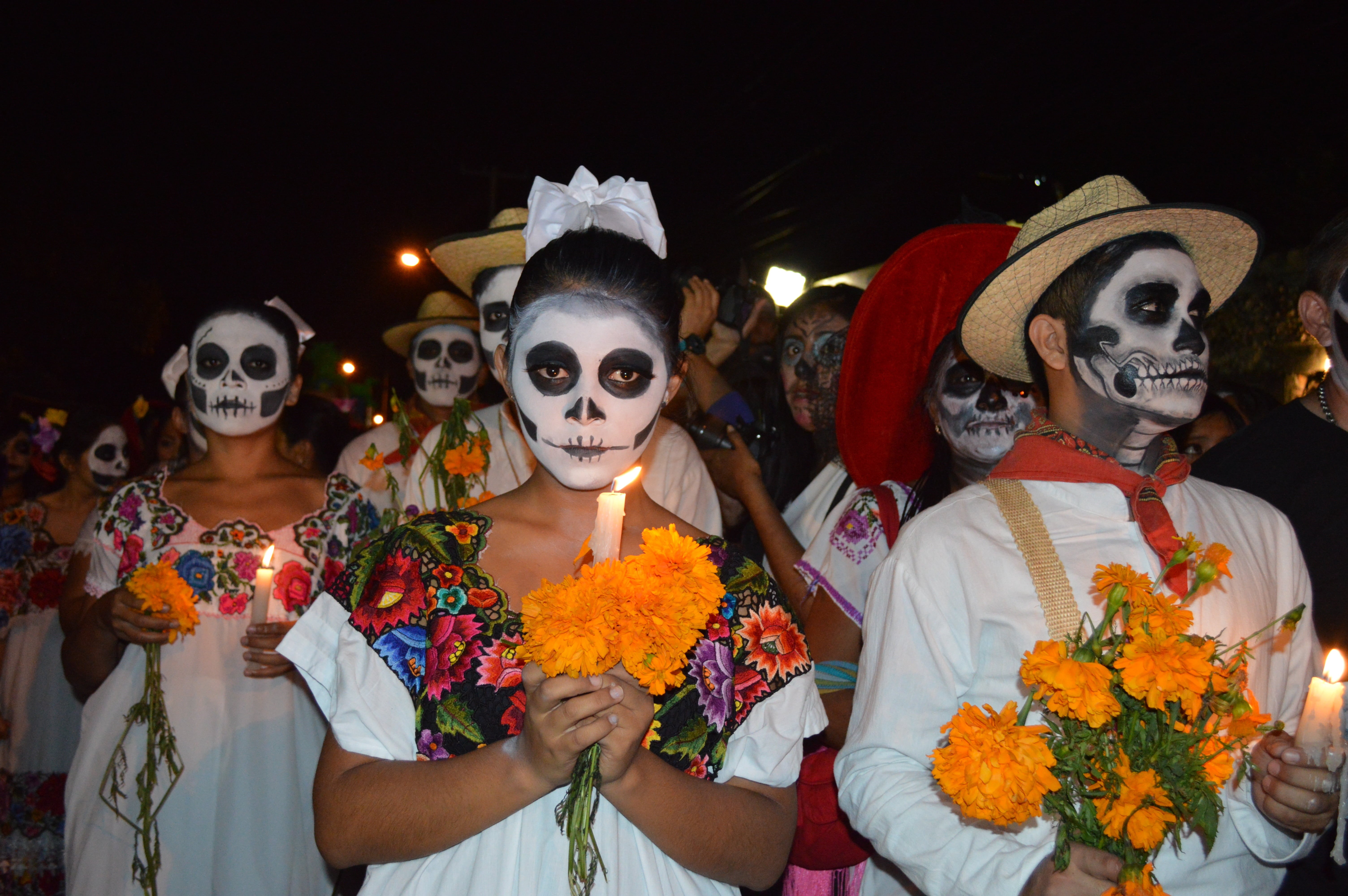 day of the dead, tradition, crafts, flowering plant, mask - disguise, disguise, catrina, human, celebration, adult, arts culture and entertainment, flower, HD Wallpaper