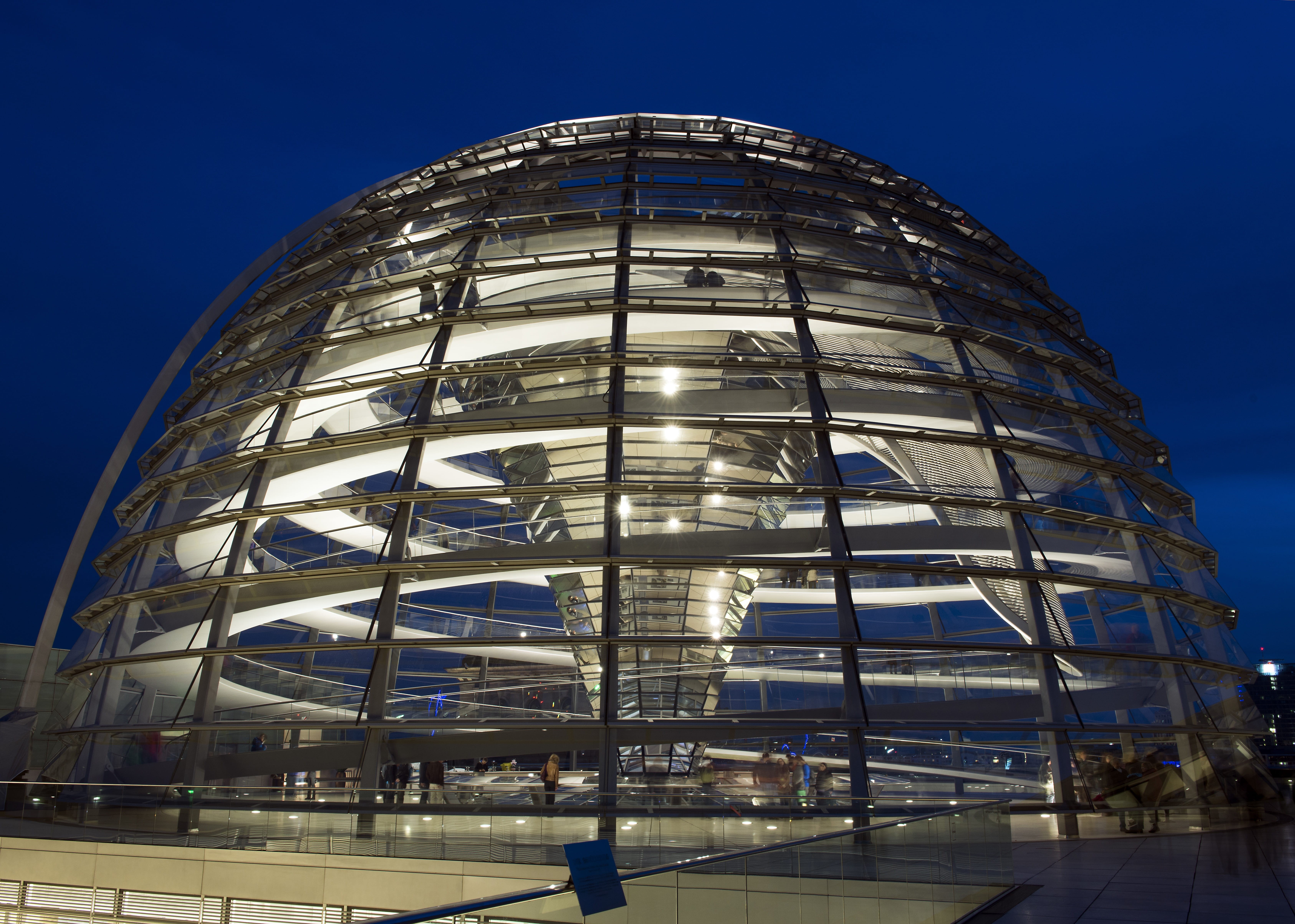 bundestag, building, low angle view, reichstag dome, germany, 5K, reichstagsufer, glass, travel, tourist, nature, office building exterior, city, office, HD Wallpaper