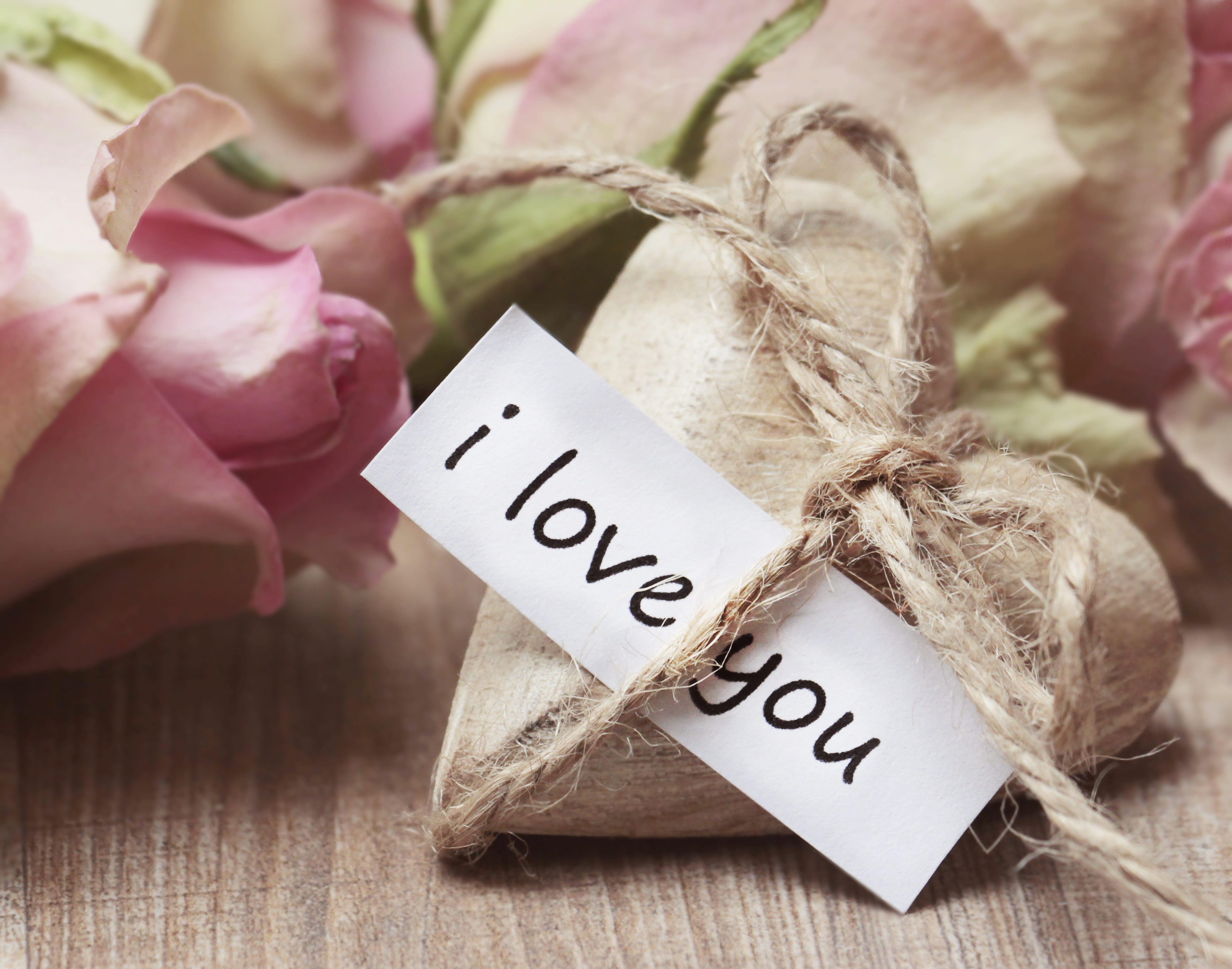 greeting, mood, happy, communication, symbol, wood - material, paper, western script, focus on foreground, tender, relationship, map, romance, positive emotion, HD Wallpaper
