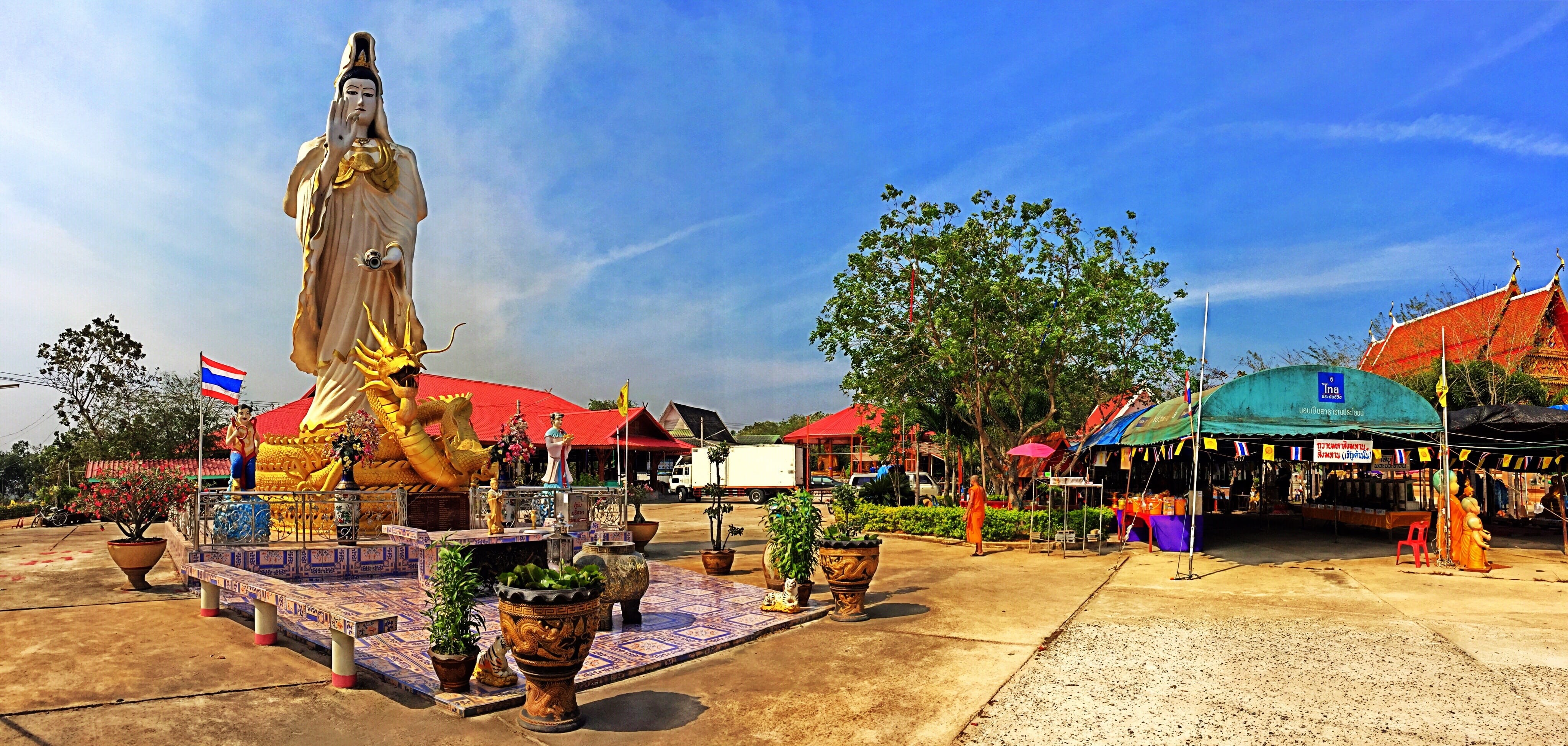 built structure, nature, day, Temple, business, city, sky, art and craft, Guanyin, building exterior, 4K, sculpture, outdoors, bangkok pathum wan, travel, HD Wallpaper