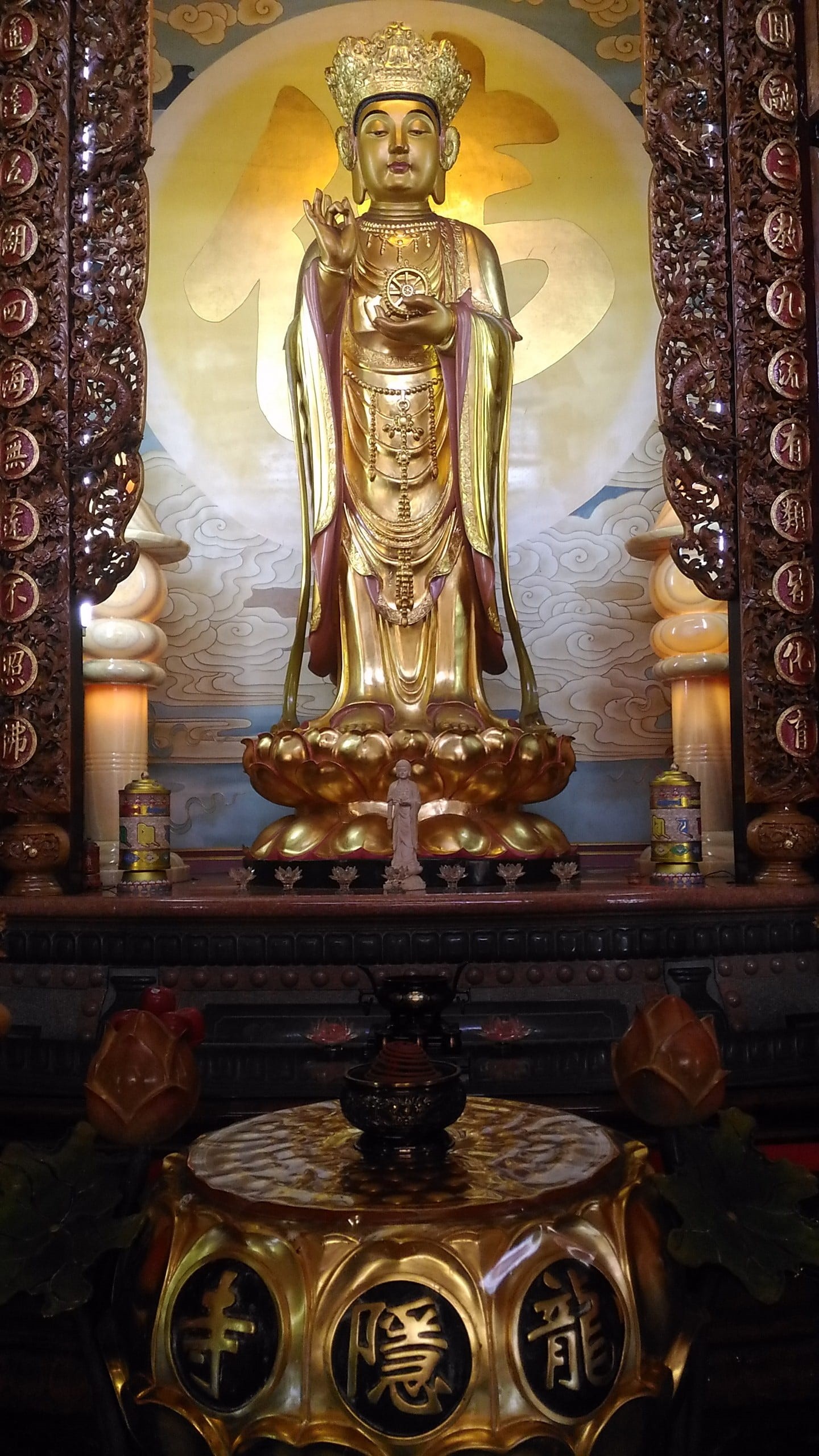 building, architecture, belief, built structure, the bodhisattva, spirituality, sculpture, craft, 2K, statue, guanyin, religion, angel, place of worship, Phone HD Wallpaper