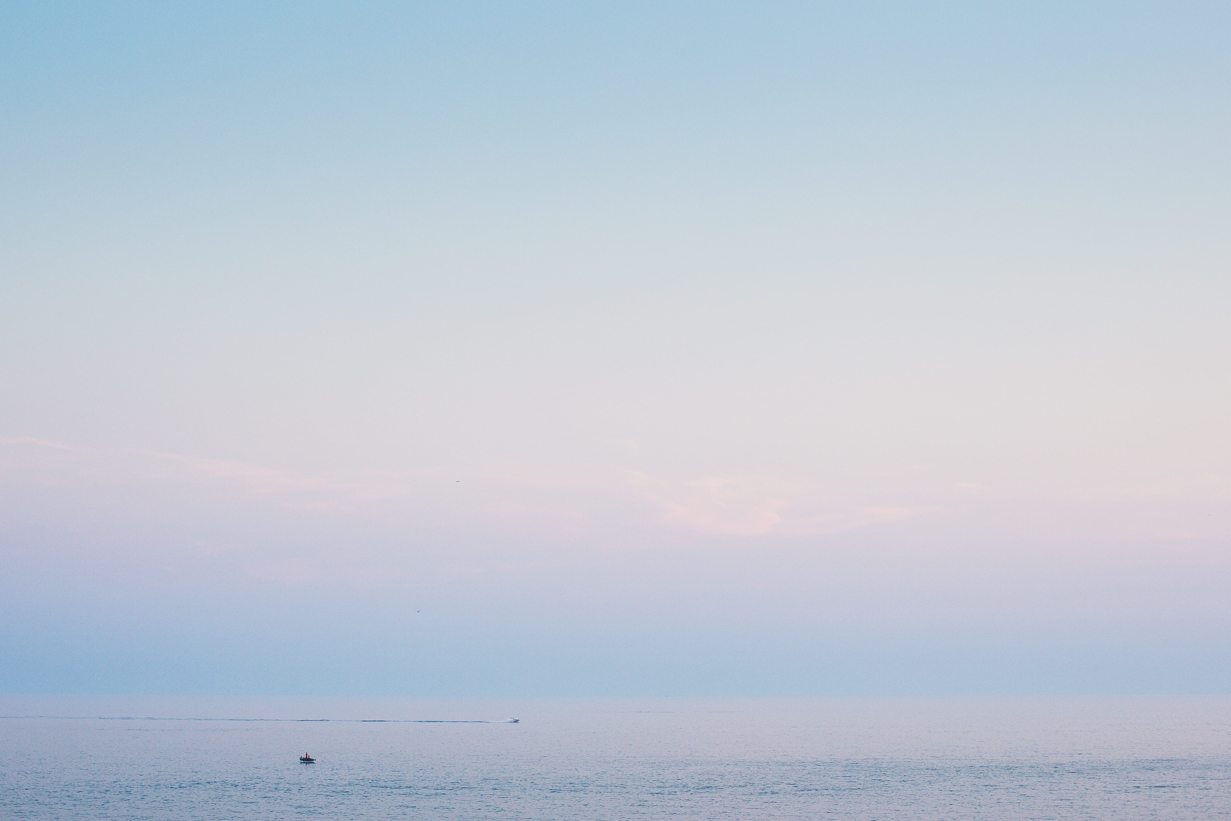 horizon over water, sky, urban skyline, weather, nautical vessel, nature, summer, beauty in nature, copy space, abstract, boats, backgrounds, scenics, sunset, HD Wallpaper