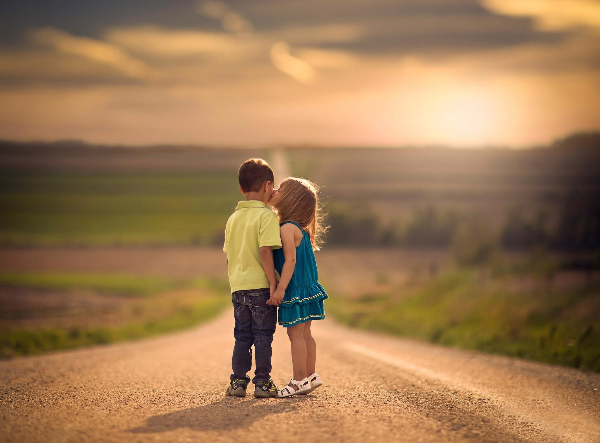 kissing, road, Nebraska, Jake Olson, children, holding hands, 1080P, HD Wallpaper