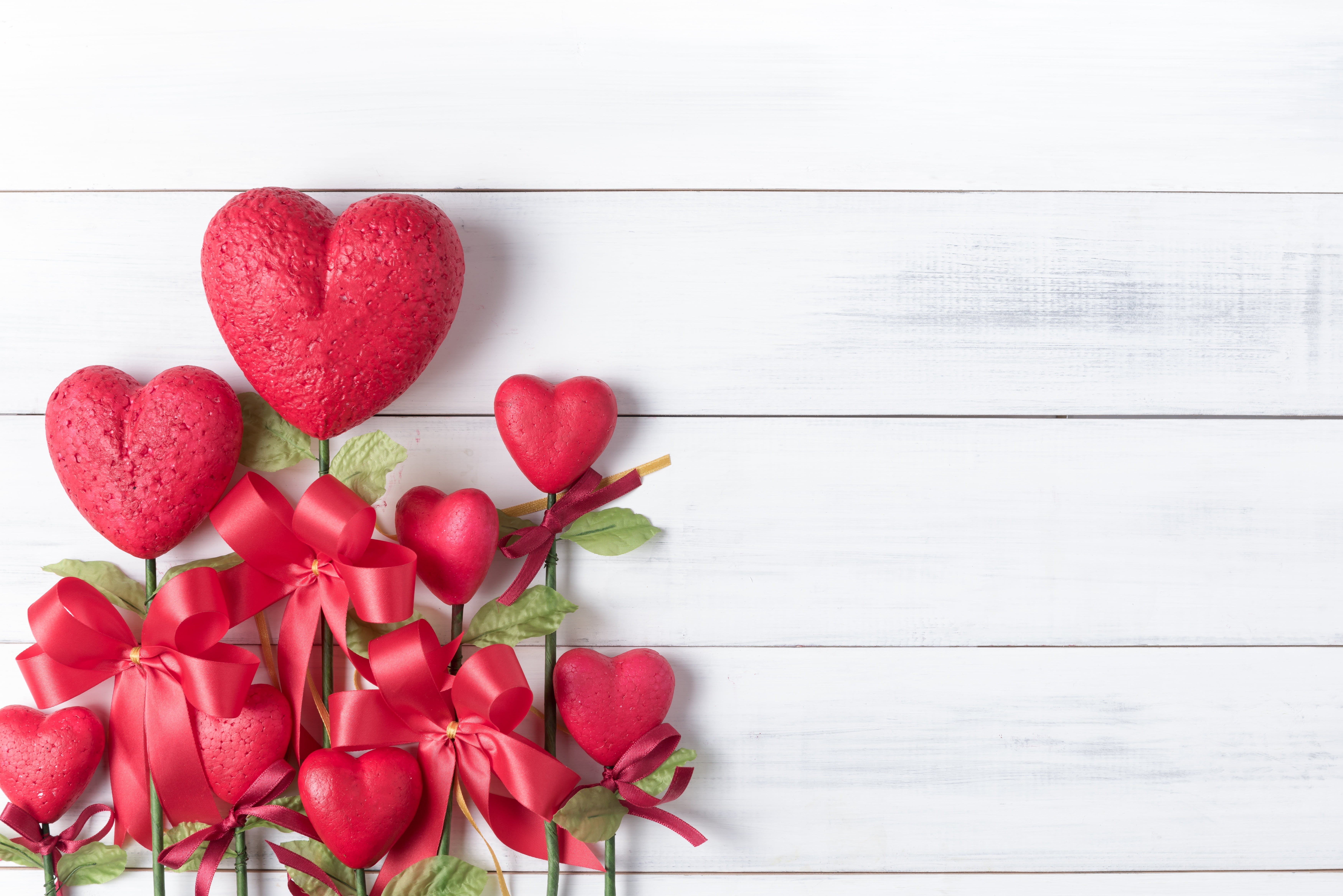 5K, wood, bow, red, romantic, hearts, valentines day, heart, love, HD Wallpaper
