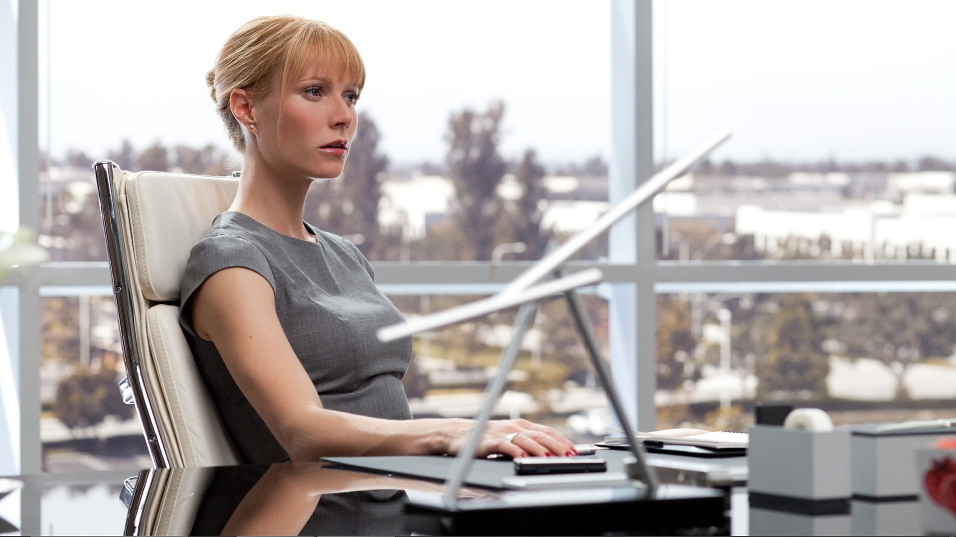 day, focus on foreground, adult, table, using laptop, one person, window, young women, s, business, wireless technology, movies, technology, sleeveless, HD Wallpaper