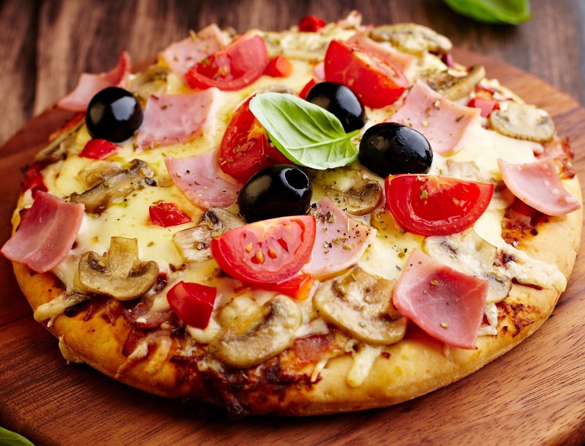 dough, 1080P, black olive, meal, snack, food and drink, vegetable, pizza, mushrooms, italian Culture, cherry tomato, mozzarella, unhealthy eating, table, HD Wallpaper