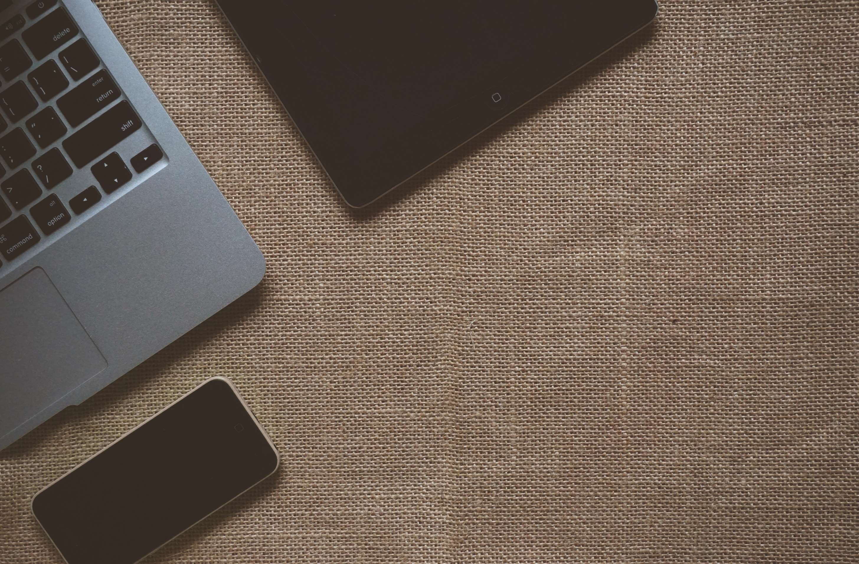 high angle view, keypad, ipad, sackcloth, gadgets, tablet, cellphone, connection, apple devices, smart phone, macbook, computer keyboard, technology, keyboard, HD Wallpaper