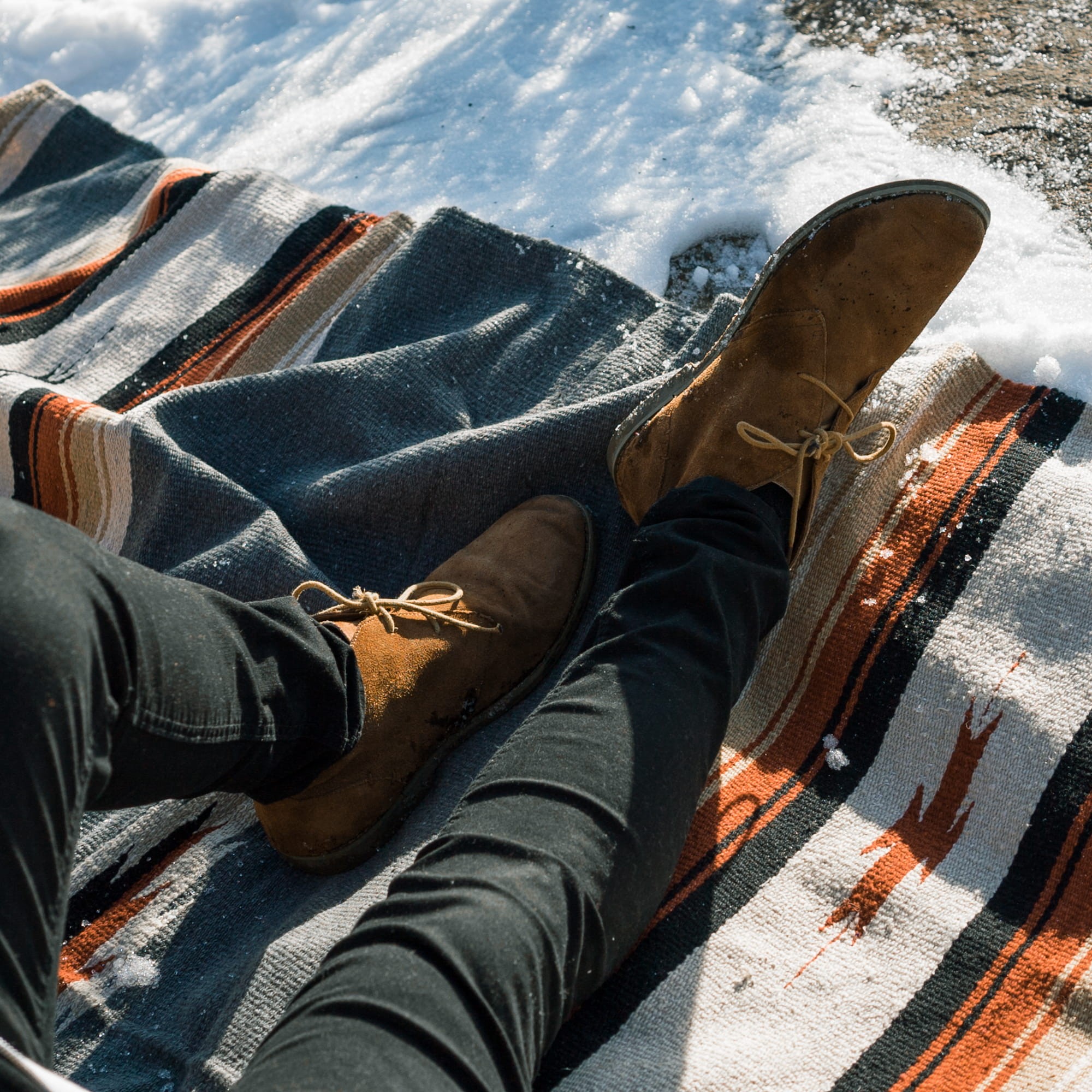 body part, mount laguna, casual clothing, sackcloth and ashes, snow, low section, human foot, leisure activity, limb, picnic, blanket, clarks, human limb, Phone HD Wallpaper